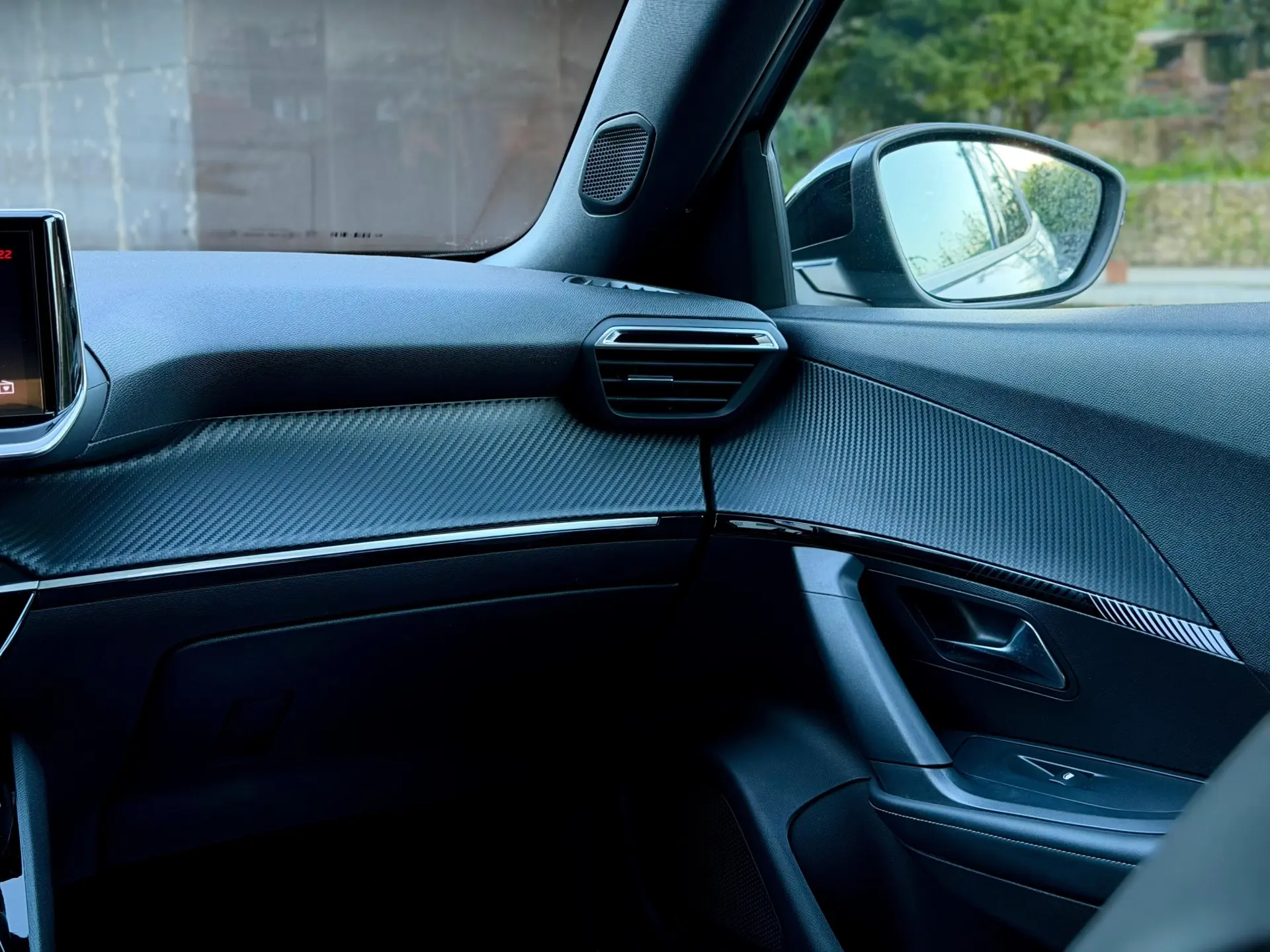 Peugeot 2008 1.2 PureTech Allure Pack 24