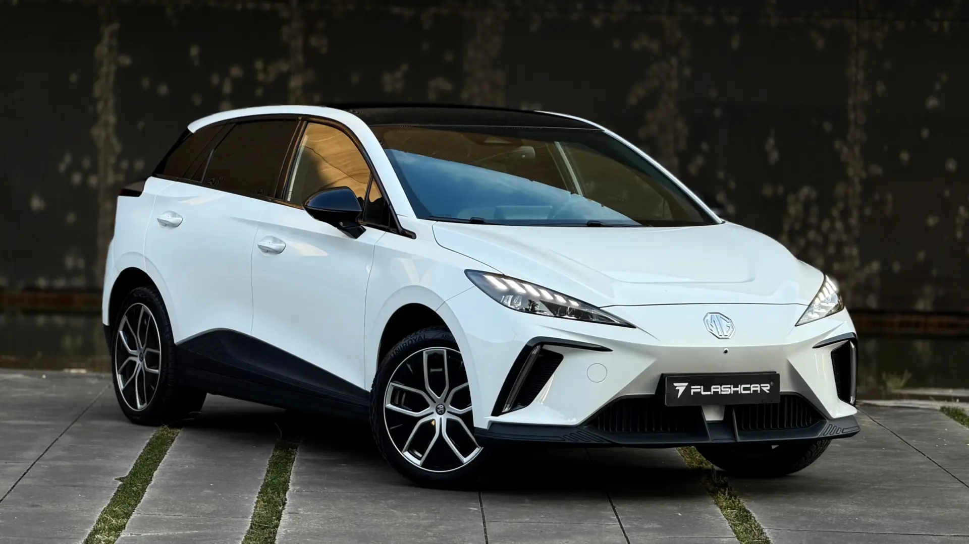 MG MG4 Trophy Ext Range 77 kWh 245 hp 38