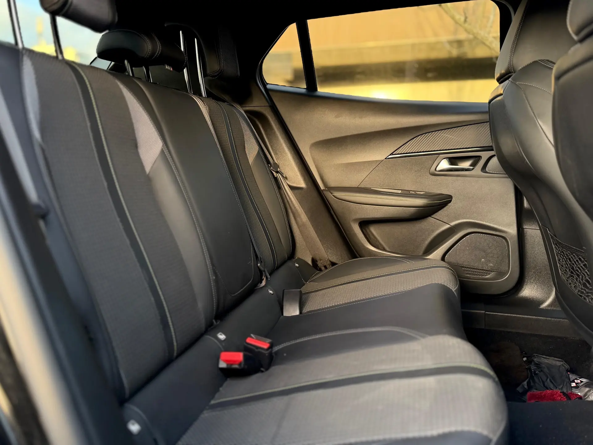 Peugeot 2008 1.2 PureTech GT EAT8 21