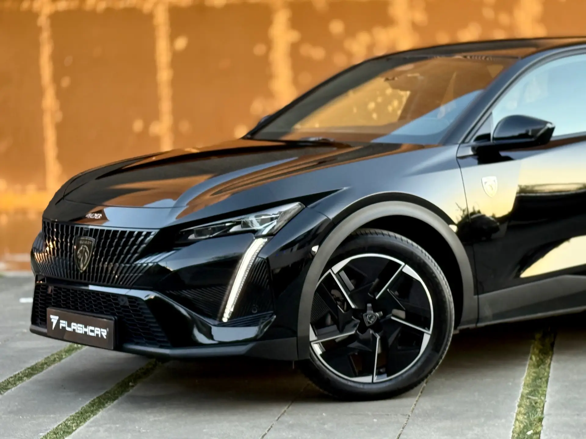 Peugeot 408 1.6 Hybrid GT e-EAT8 33