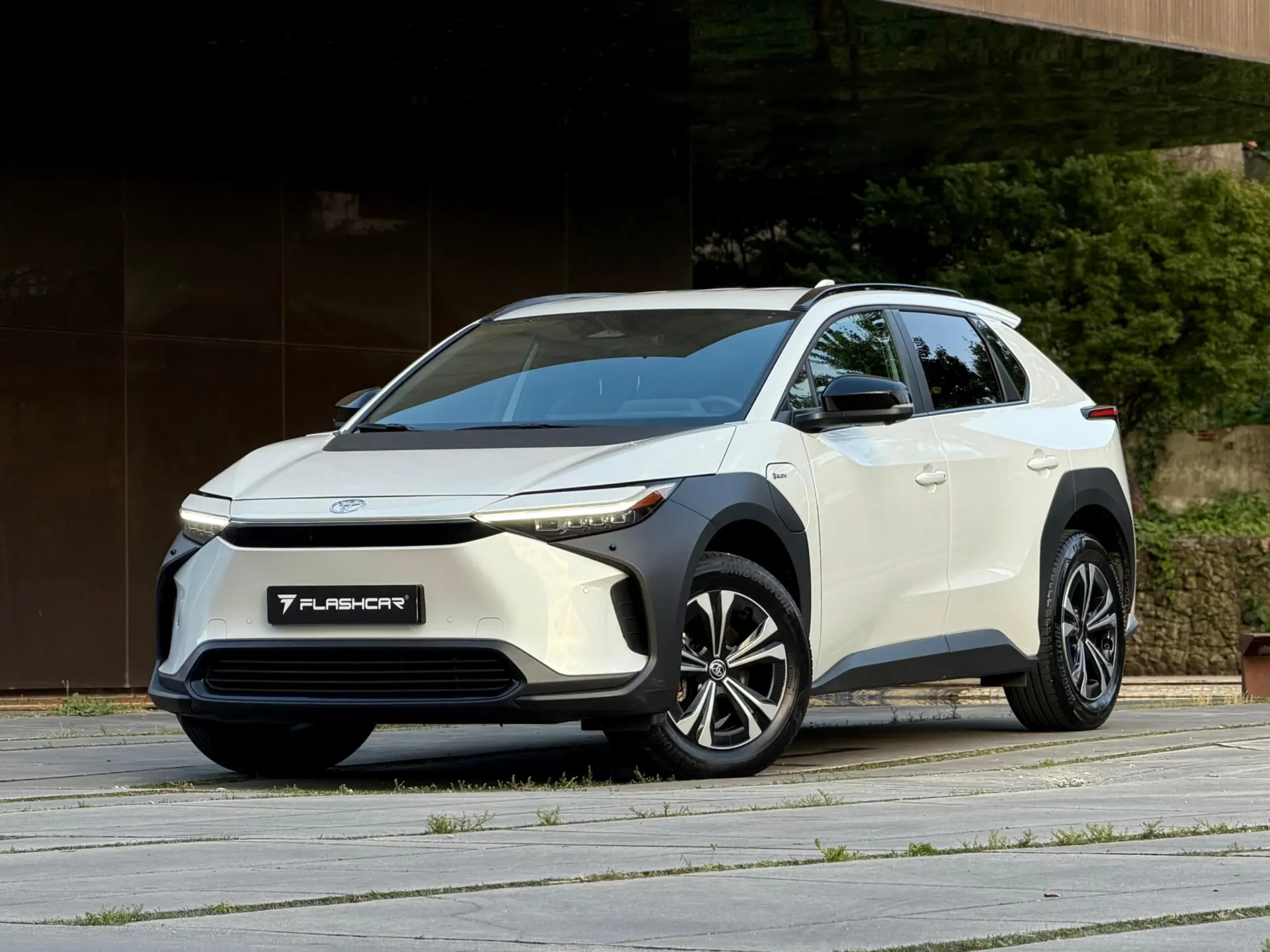 Toyota bZ4X 71,4 kWh Lounge 32