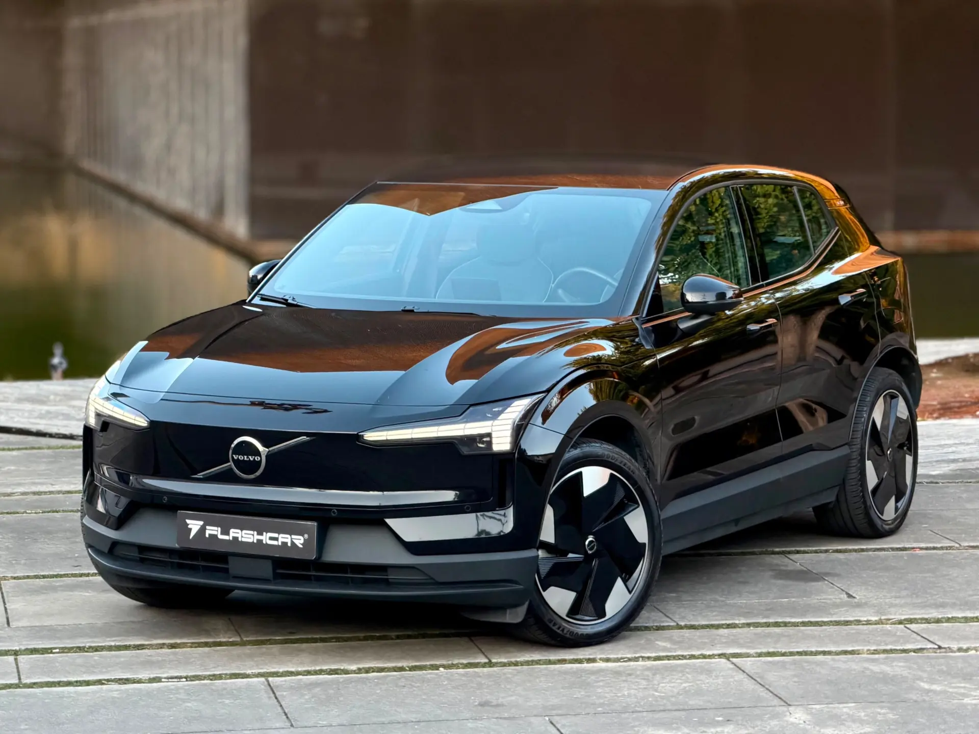 Volvo EX30 Twin Motor Performance AWD Plus 24
