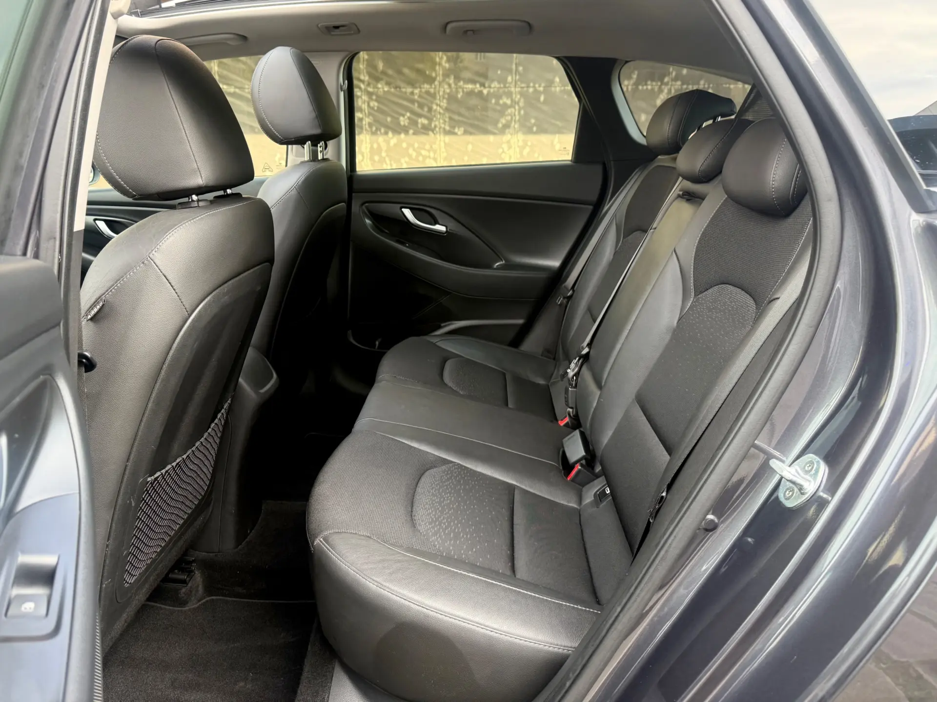 Hyundai i30 SW 1.6 CRDi Style+Navi 37