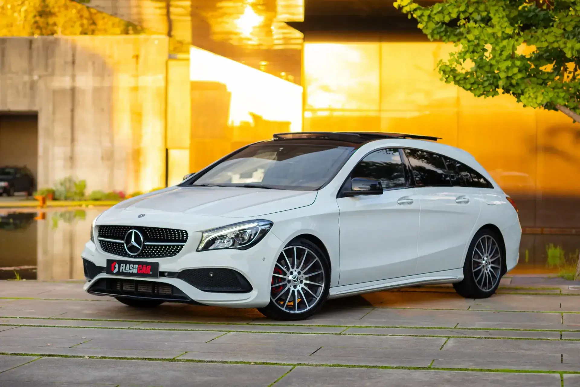 Mercedes-Benz CLA 220 Shooting Brake d 4Matic 7G-DCT AMG Line 23