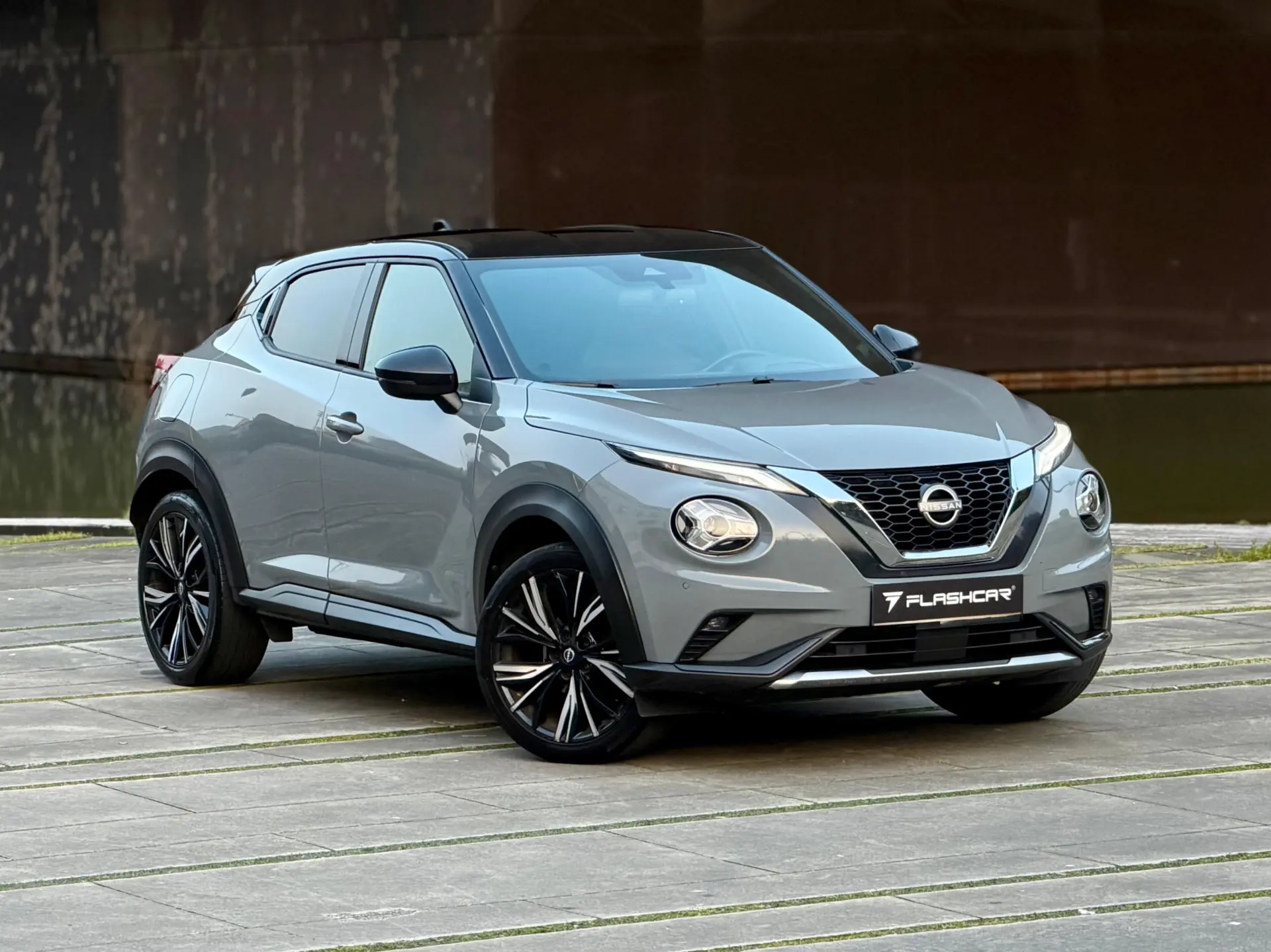 Nissan Juke 1.0 DIG-T N-Design Black 1