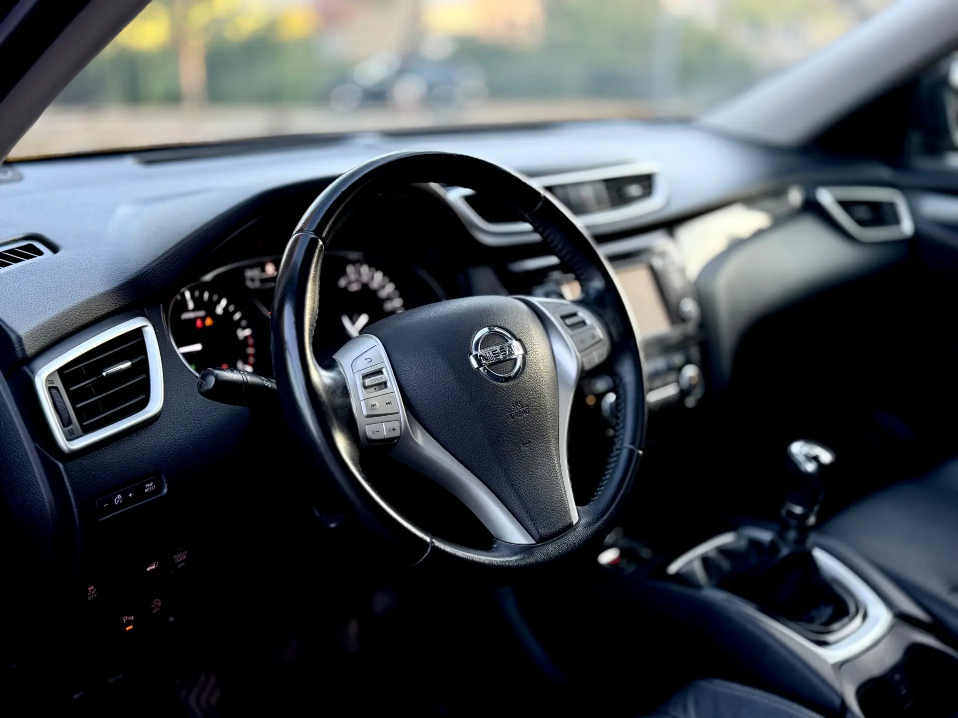 Nissan X-Trail TEKNA PREMUIM 16