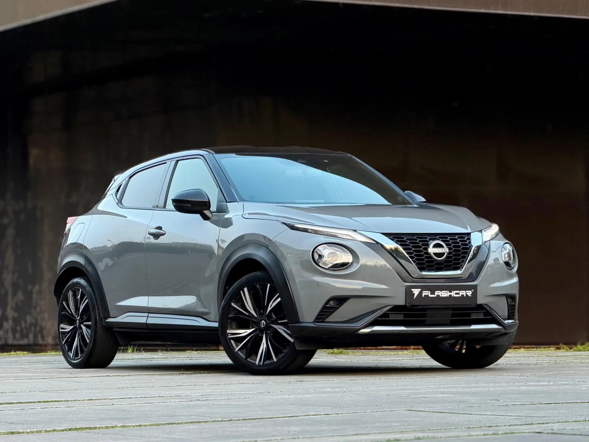 Nissan Juke 1.0 DIG-T N-Design Black 32