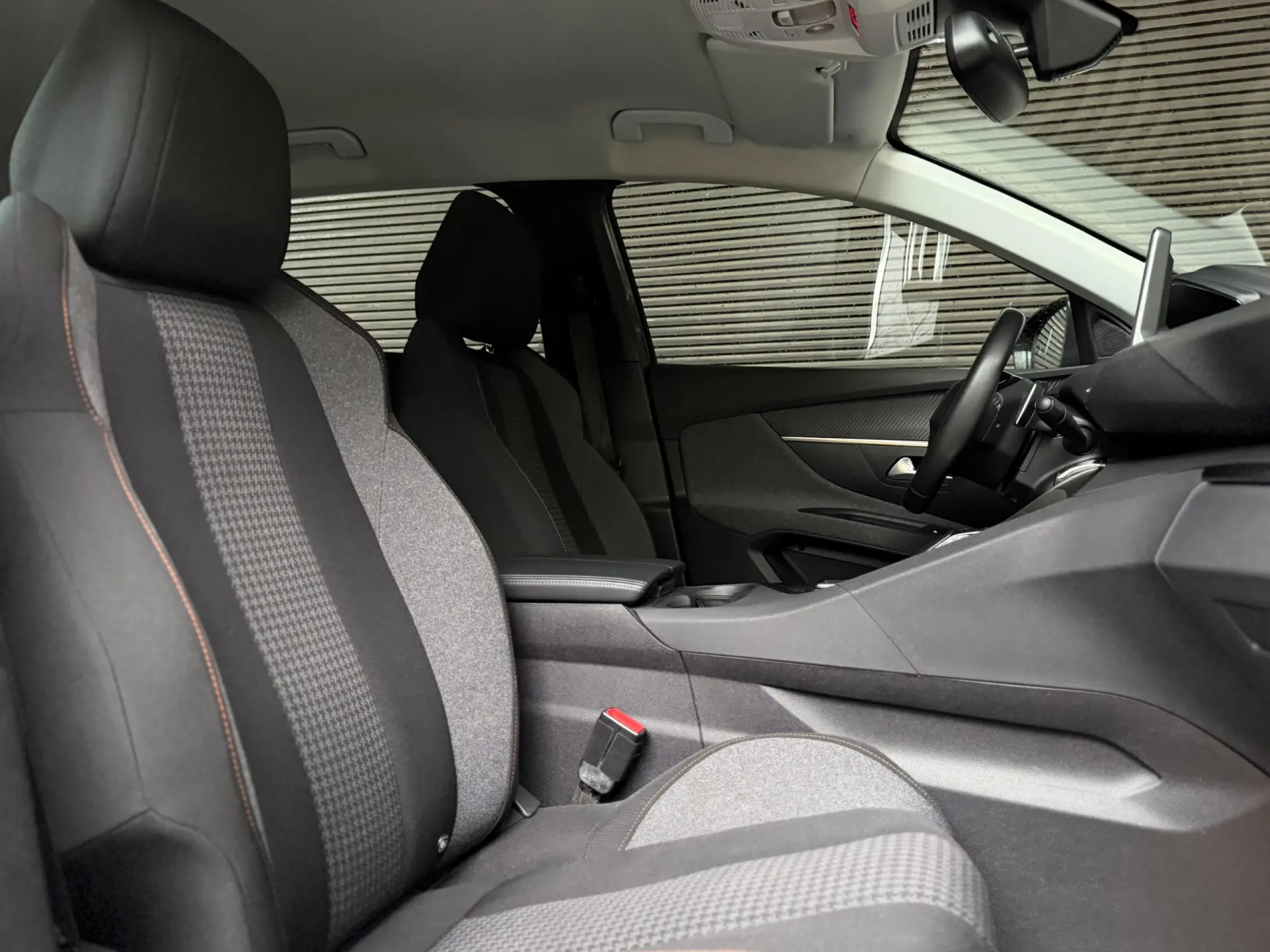 Peugeot 3008 1.2 PureTech Allure Pack EAT8 34