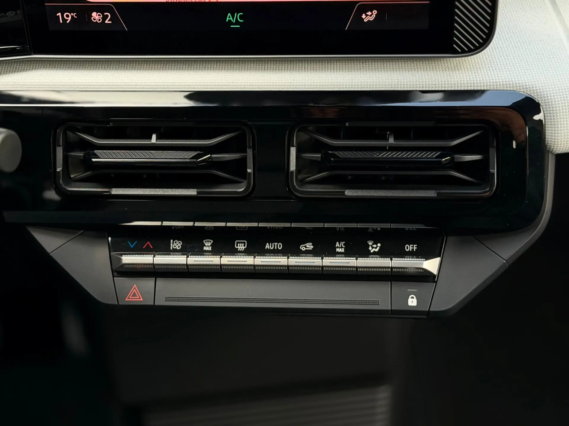 Renault 5 E-Tech 40 kWh Evolution Autonomia Urbana 29