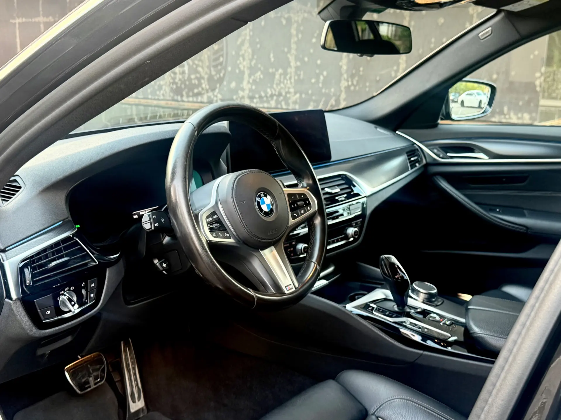 BMW 520 e Pack M 23