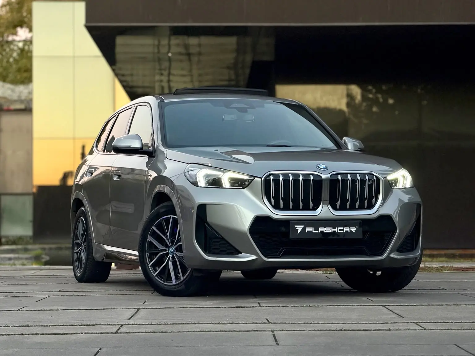 BMW iX1 xDrive30 Pack Desportivo M 16