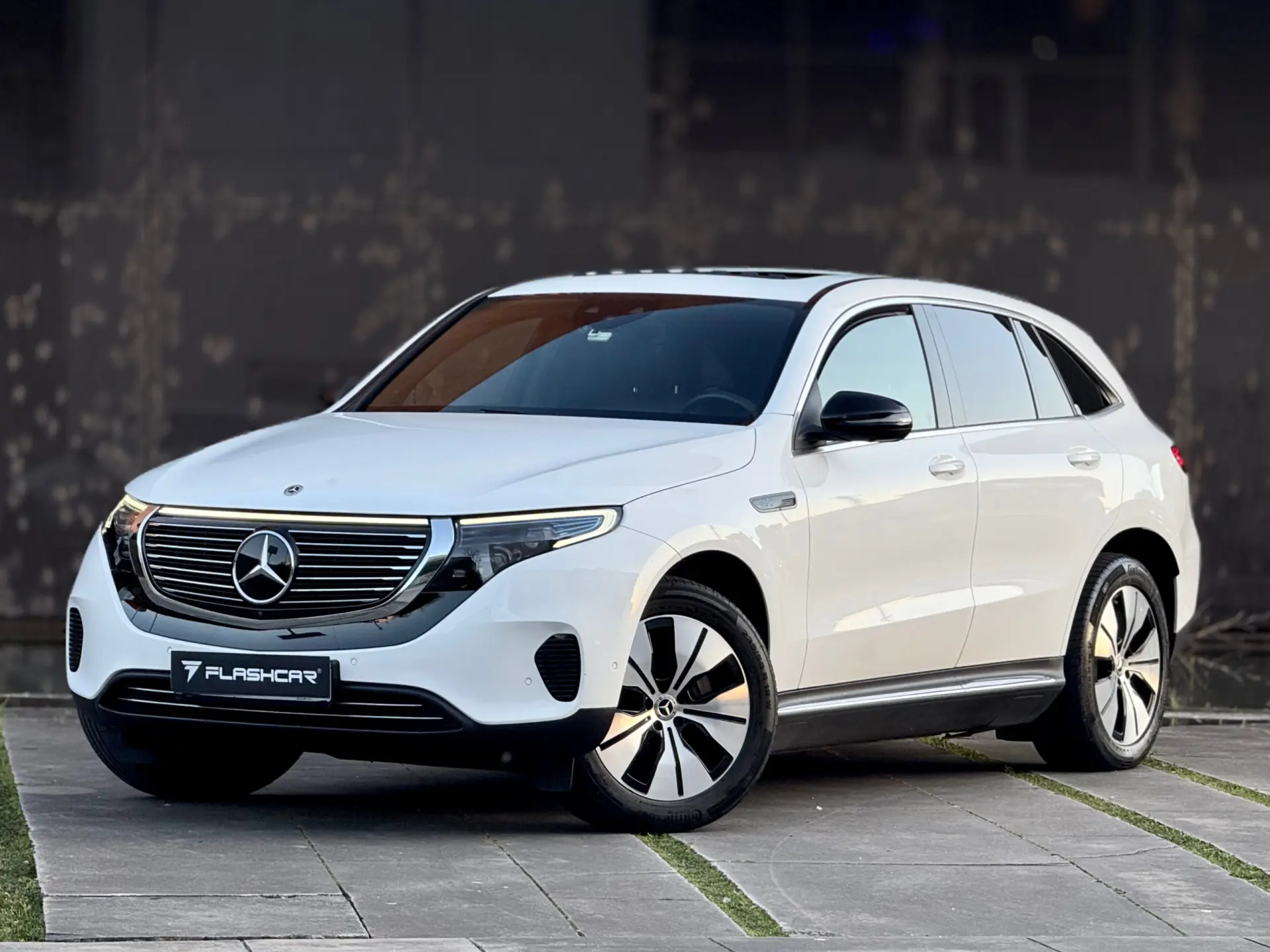 Mercedes-Benz EQC 400 4Matic AMG Line 5