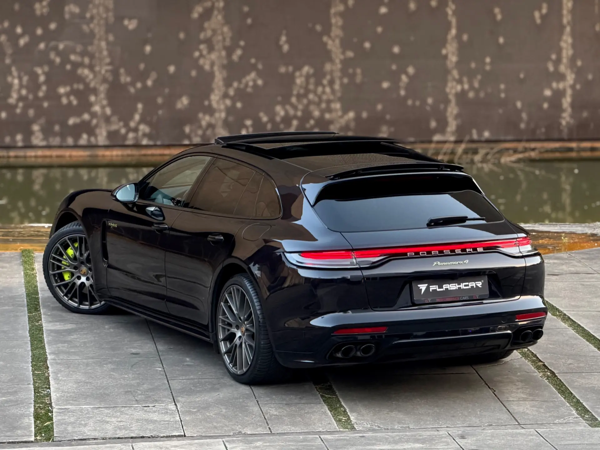 Porsche Panamera Sport Turismo 4 E-Hybrid Platinum Edition PDLS 18