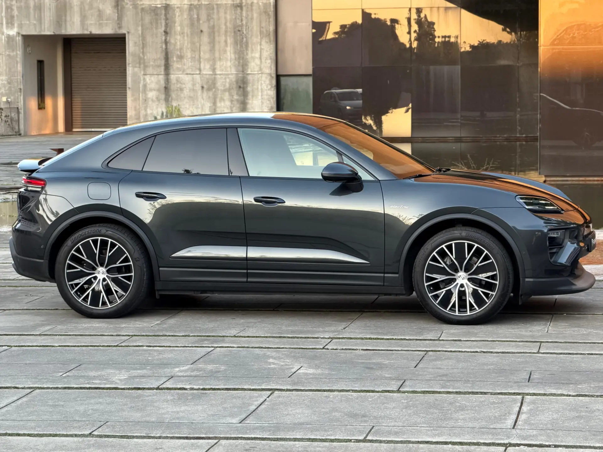 Porsche Macan Electric 21