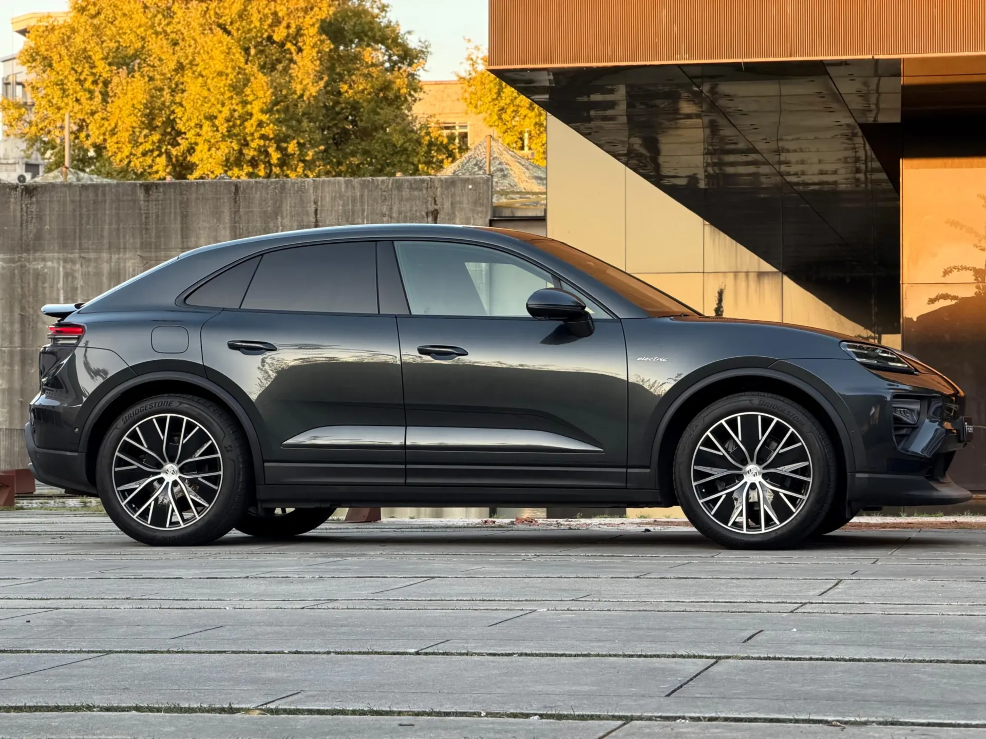 Porsche Macan Electric 22