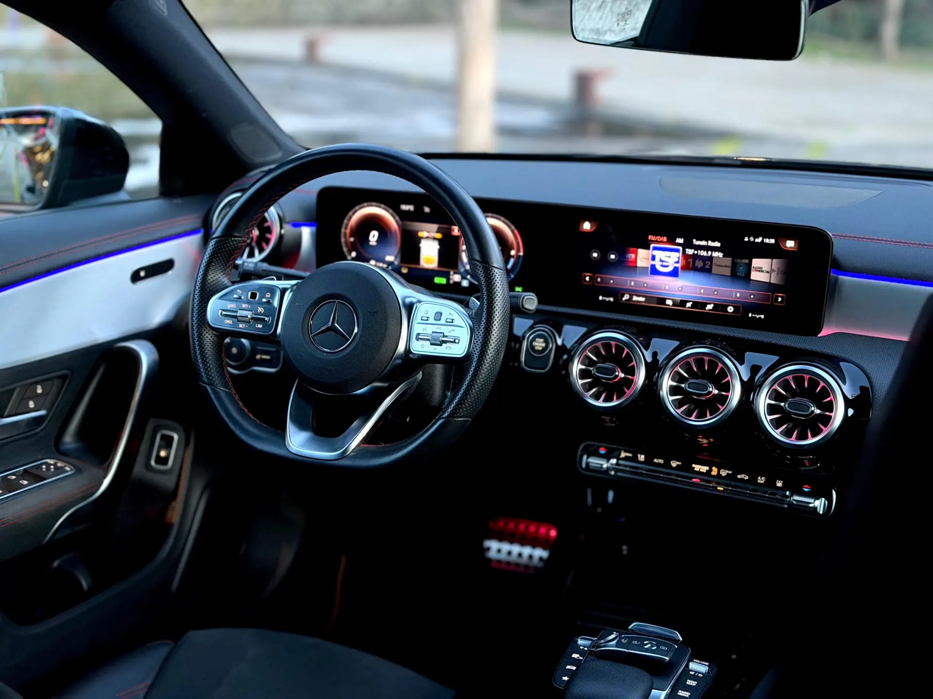 Mercedes-Benz CLA 250 e 8G-DCT AMG Line 32