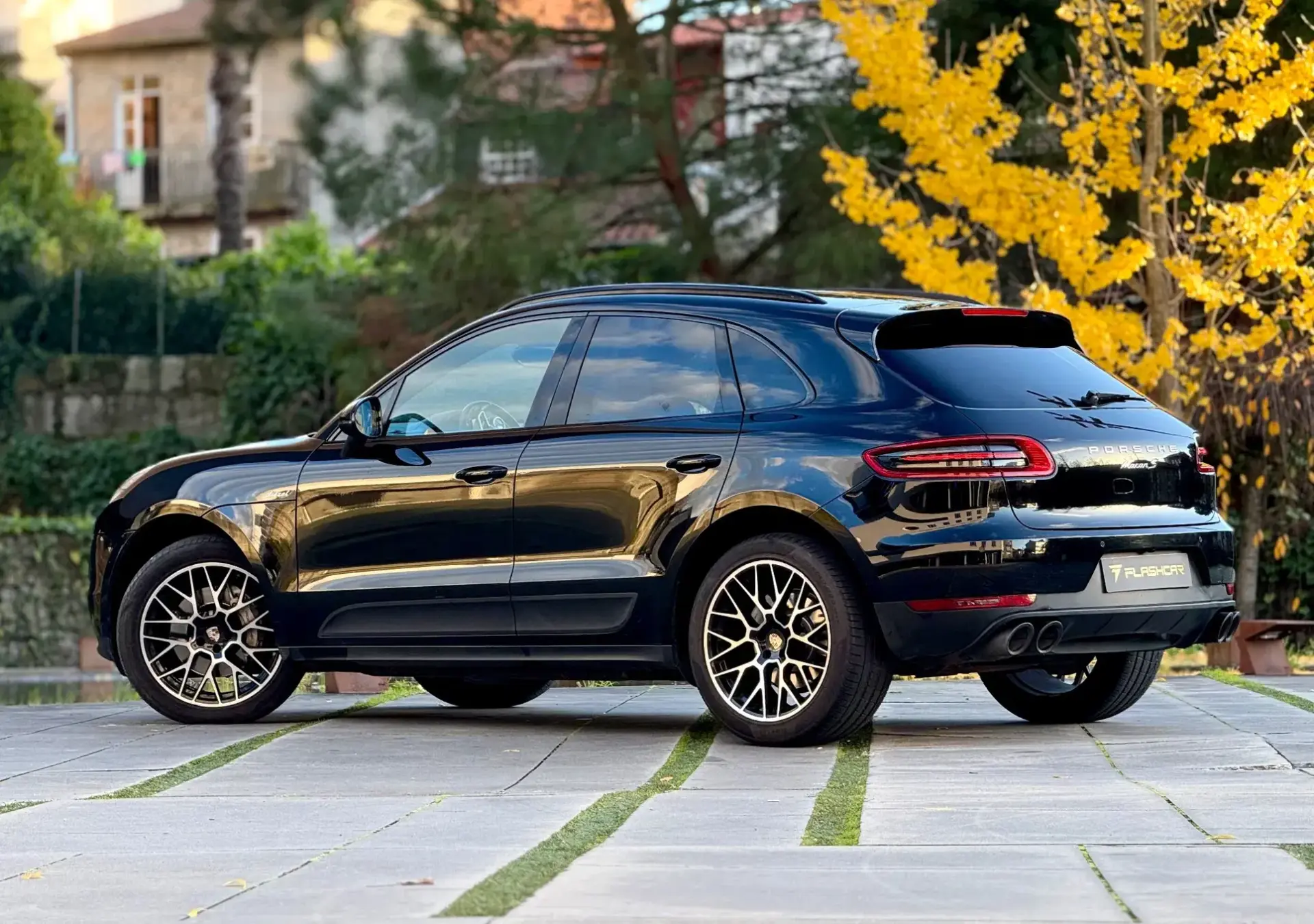 Porsche Macan S 10