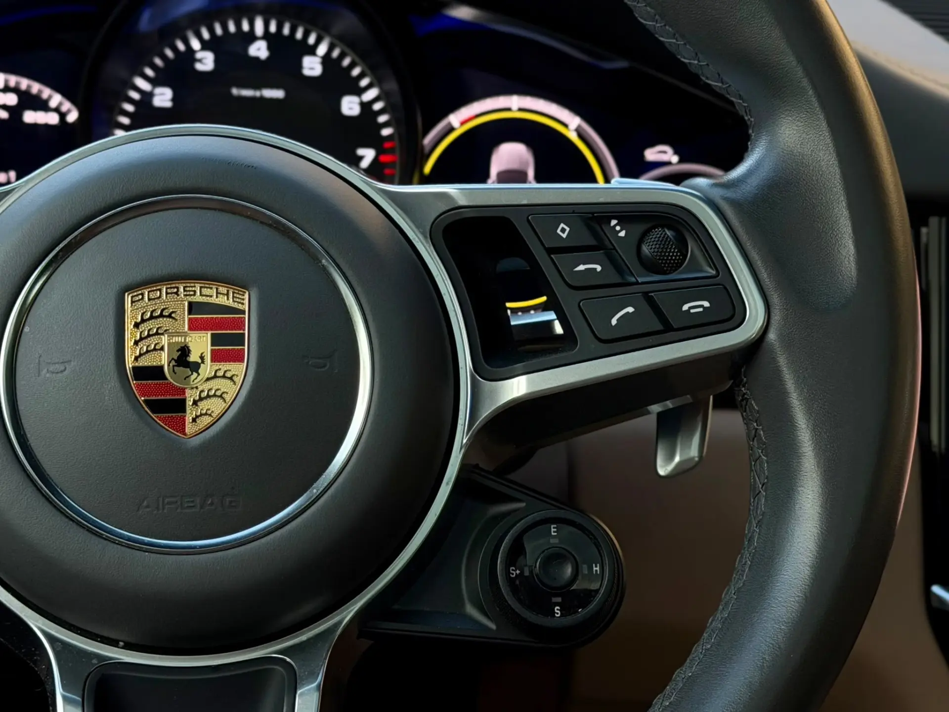 Porsche Cayenne Coupé E-Hybrid Platinum Edition 25