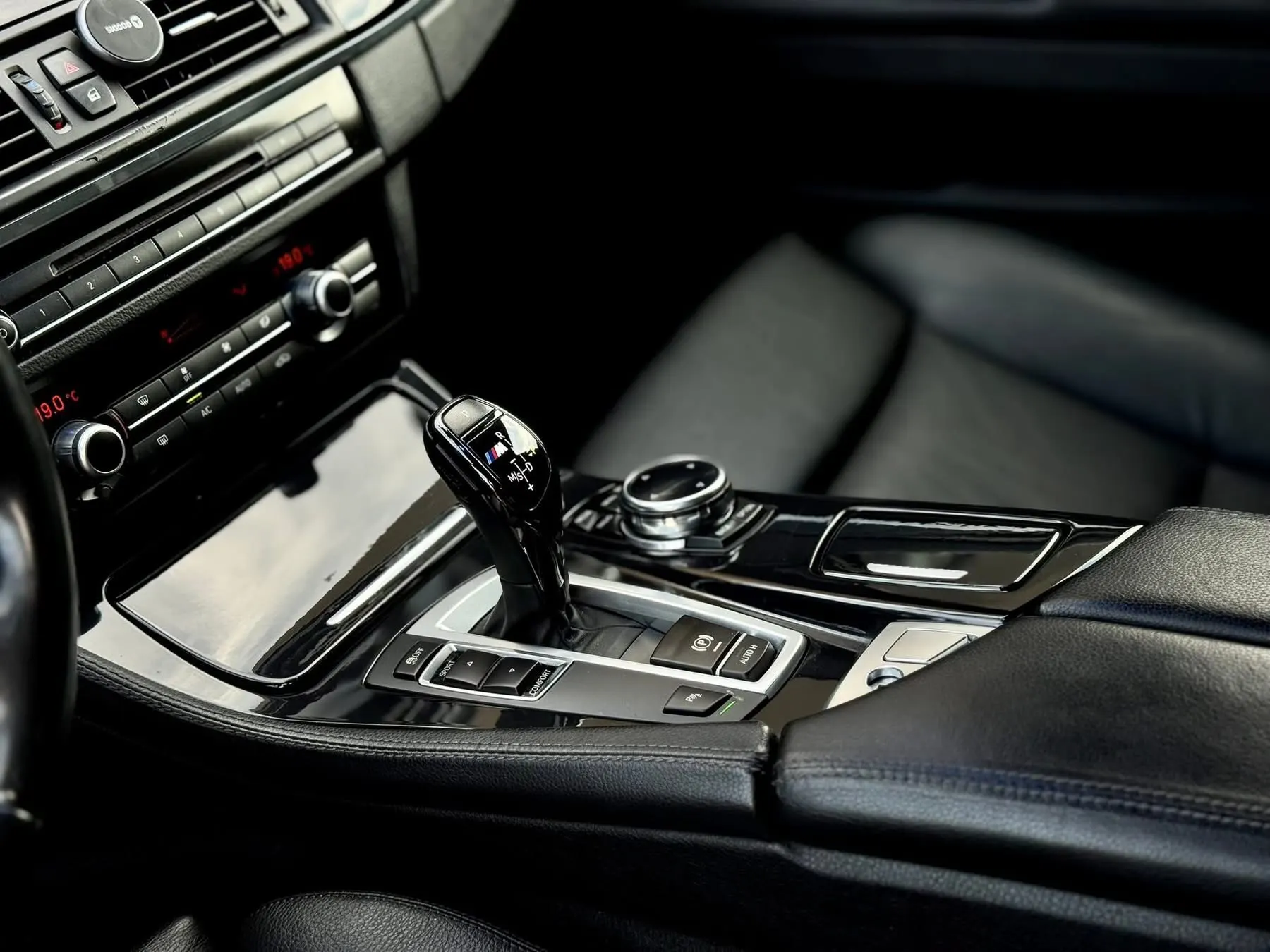 BMW 520 d Pack M Auto 10