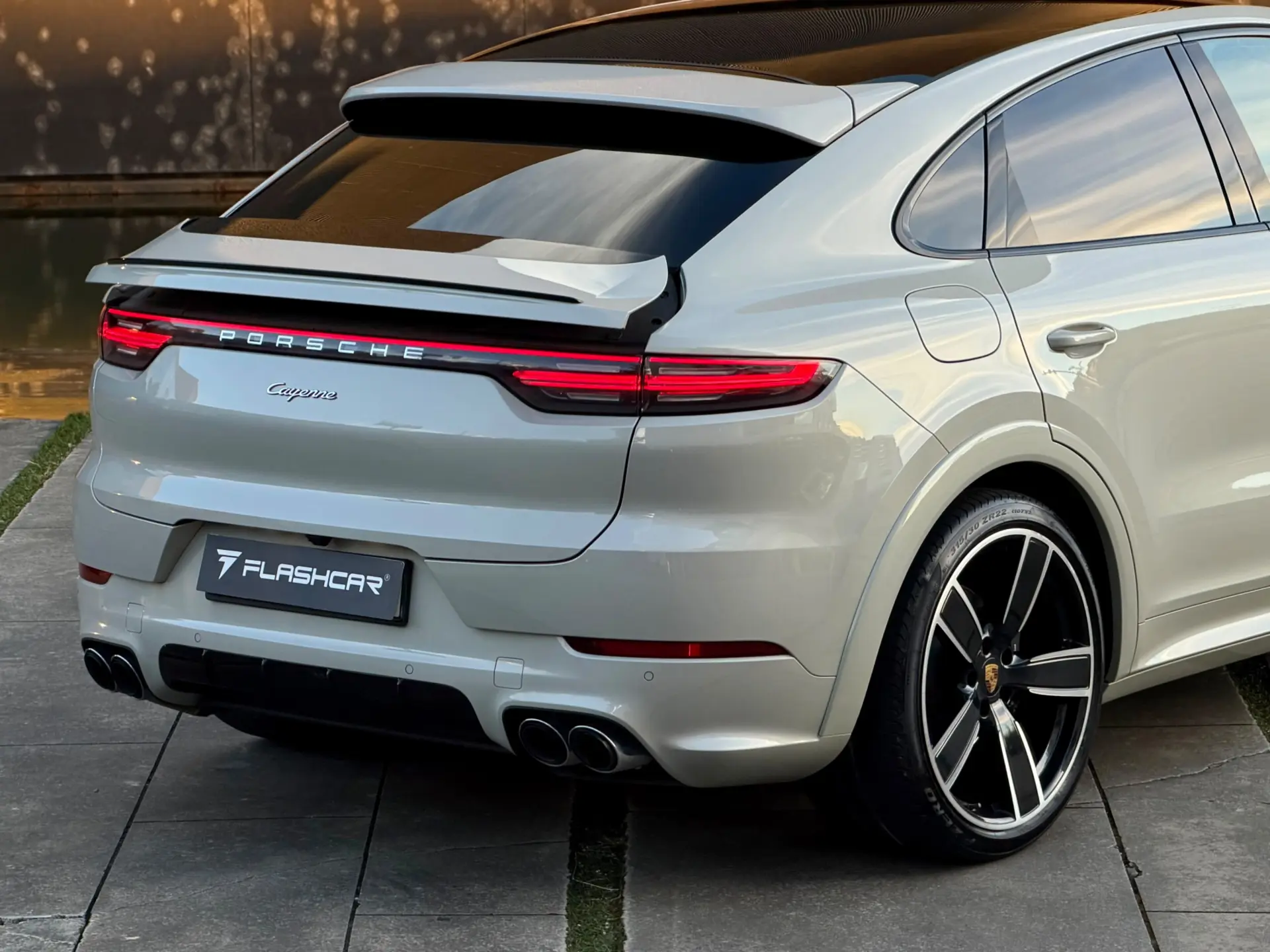 Porsche Cayenne Coupé E-Hybrid Platinum Edition 55