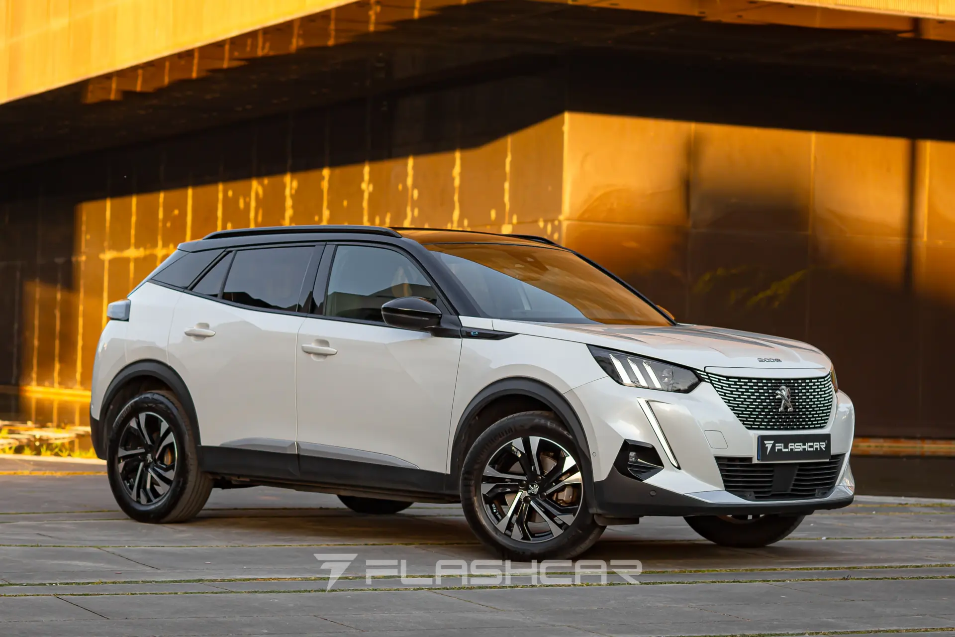 Peugeot e-2008 GT 17