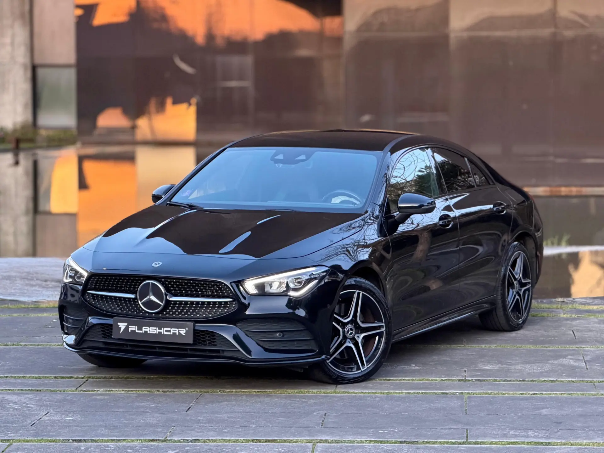 Mercedes-Benz CLA 250 e 8G-DCT AMG Line 14