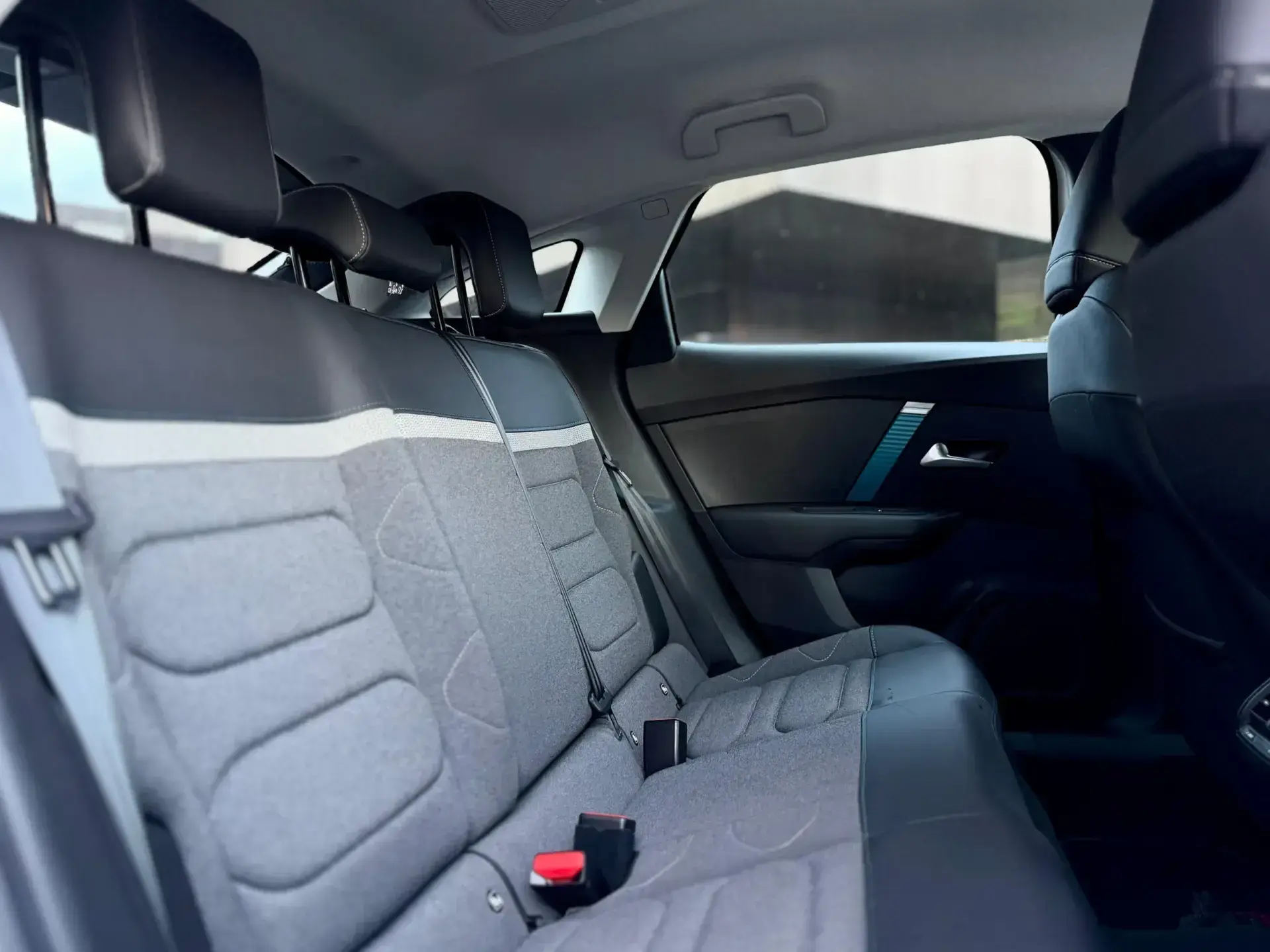 Citroën e-C4 50 kWh C-Series 19