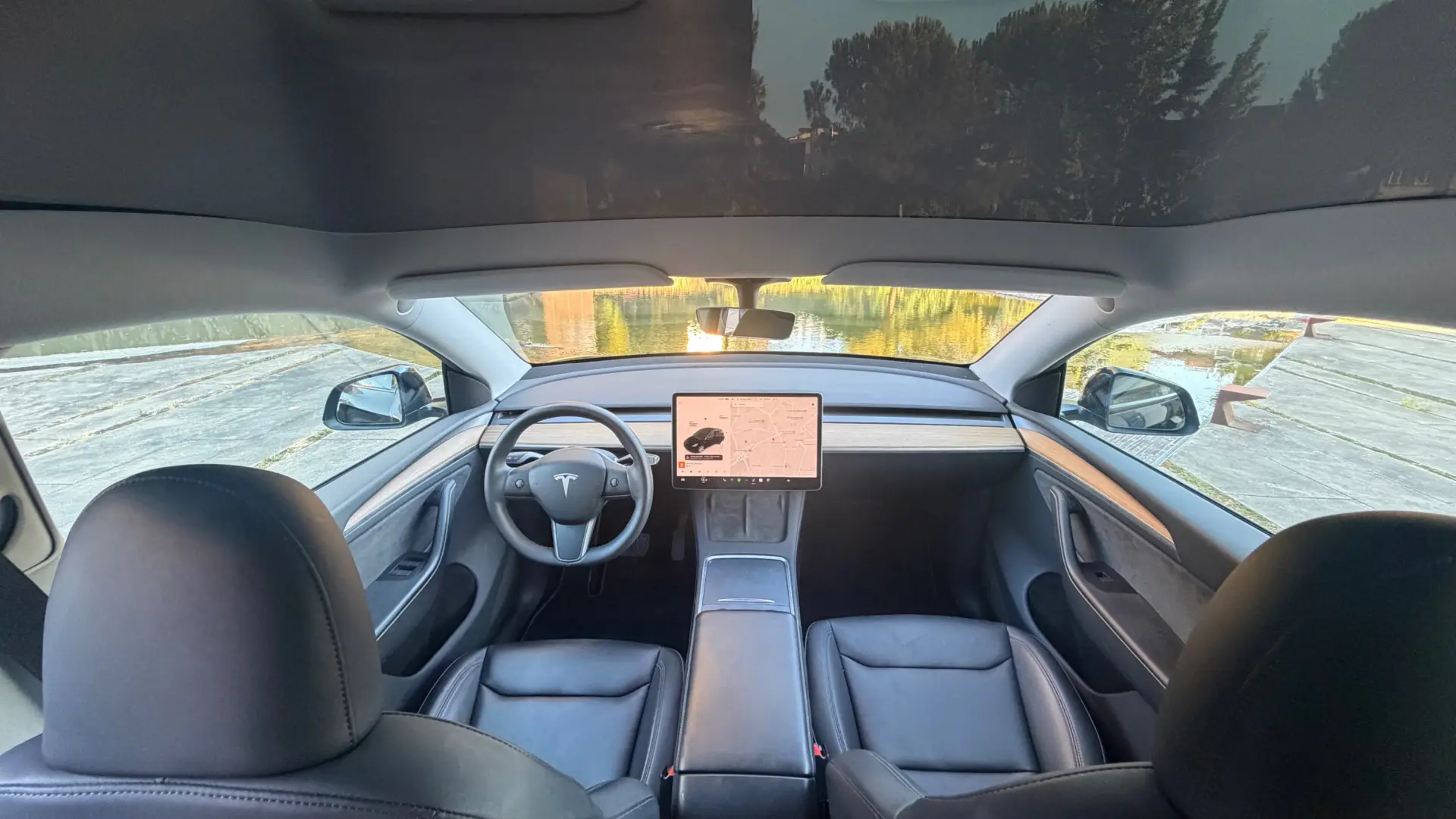 Tesla Model Y Long Range Dual Motor AWD 3