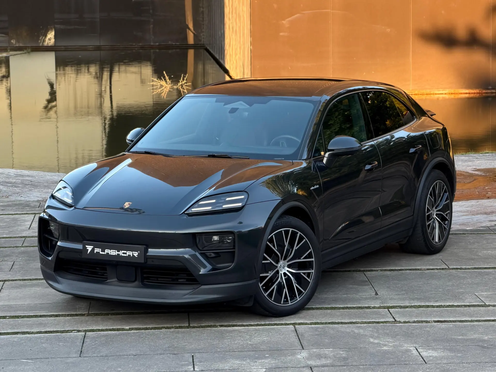 Porsche Macan Electric 30