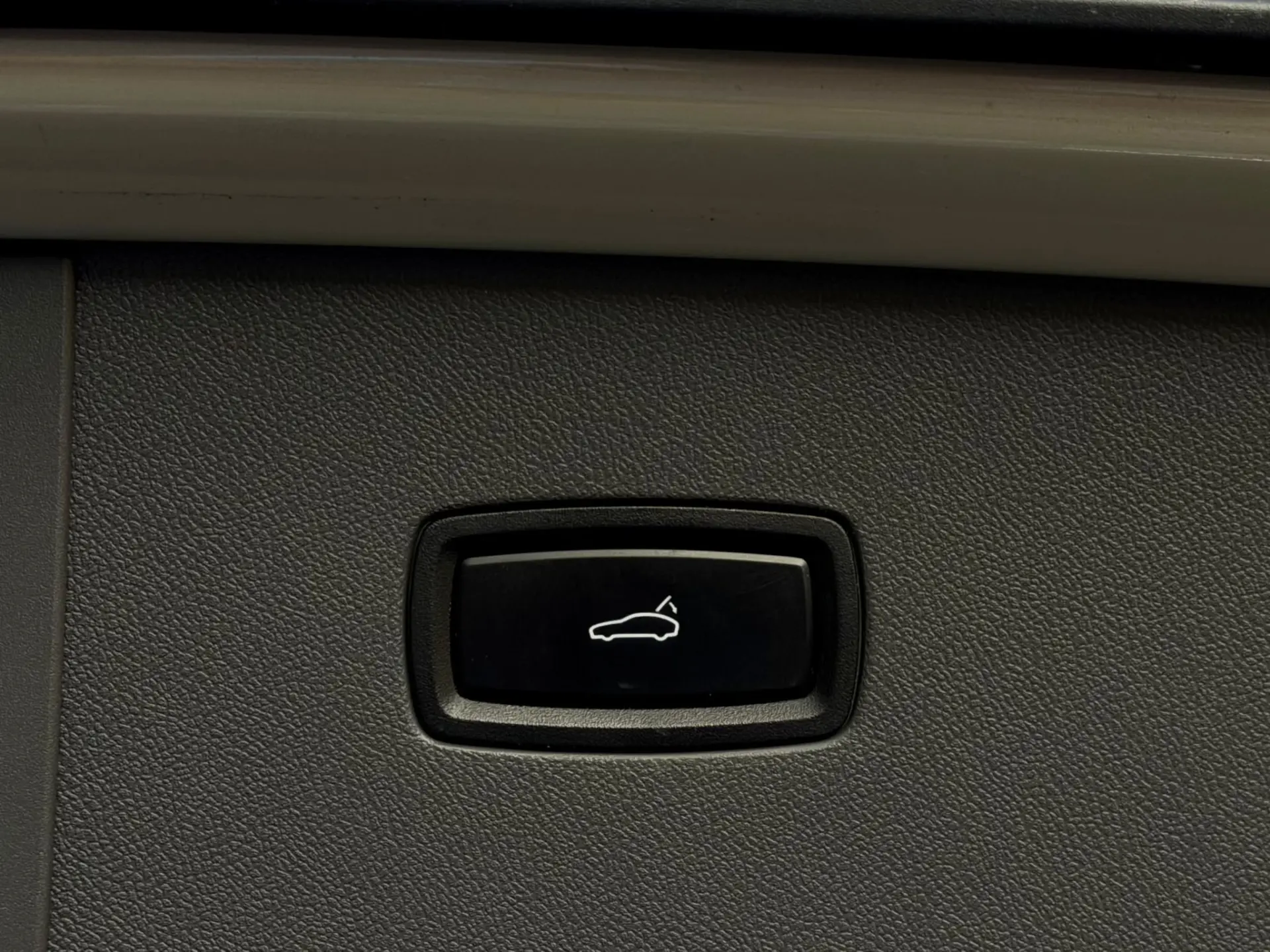Porsche Cayenne Coupé E-Hybrid Platinum Edition 13
