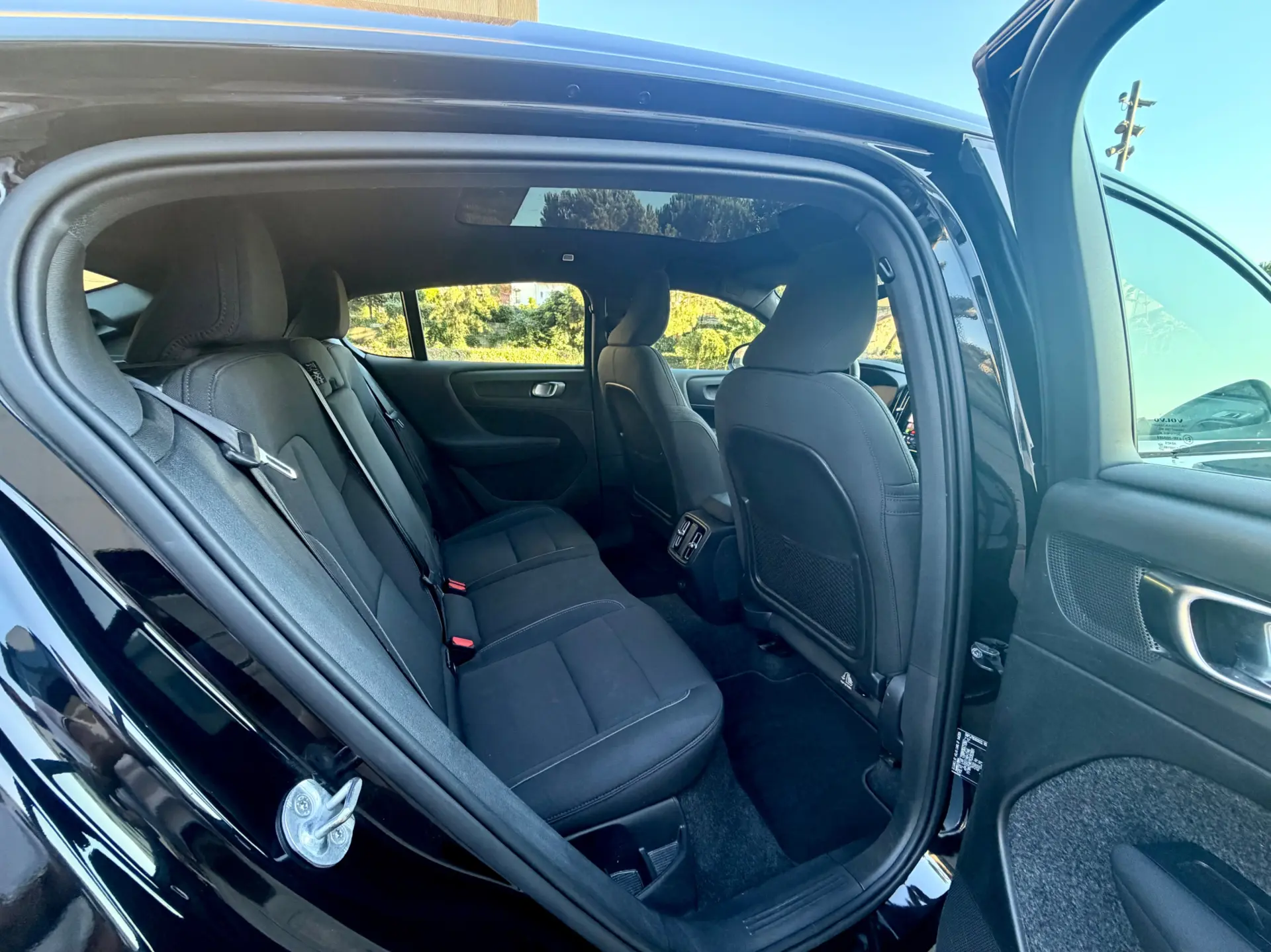 Volvo C40 Recharge 82 kWh Single M. Extended Range RWD Ultimate 31