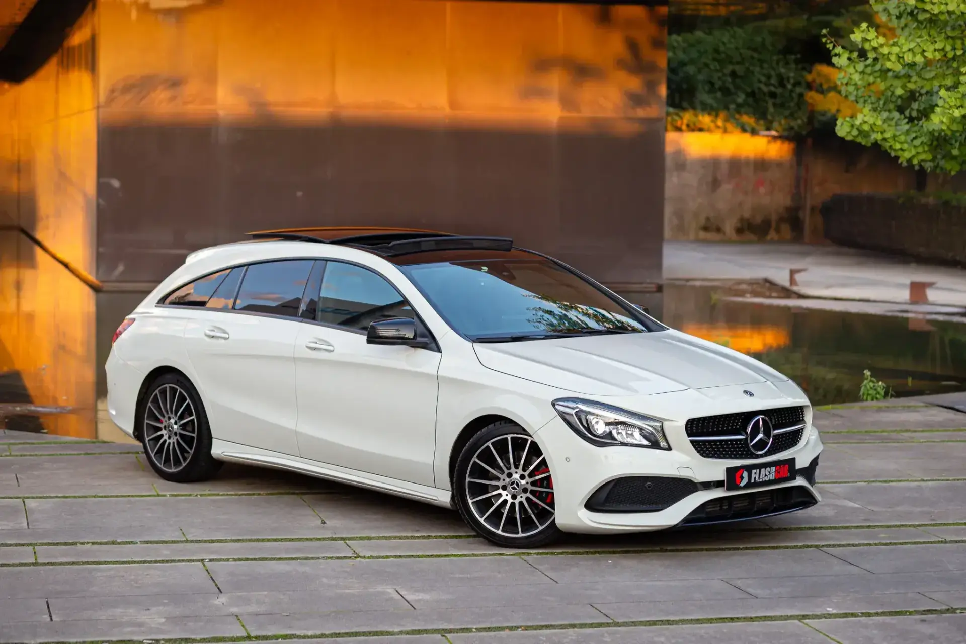 Mercedes-Benz CLA 220 Shooting Brake d 4Matic 7G-DCT AMG Line 29
