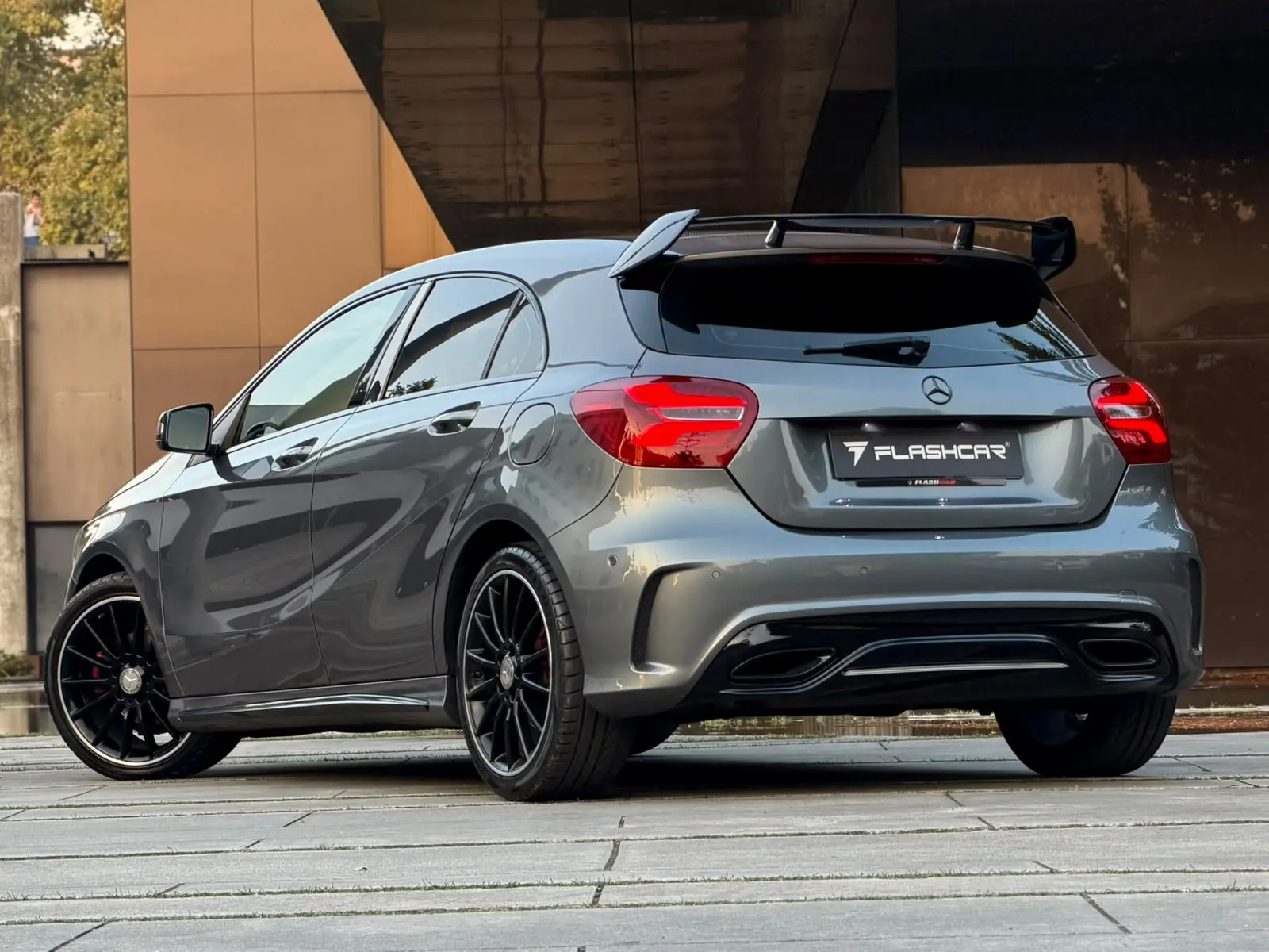 Mercedes-Benz A 180 AMG Line 10