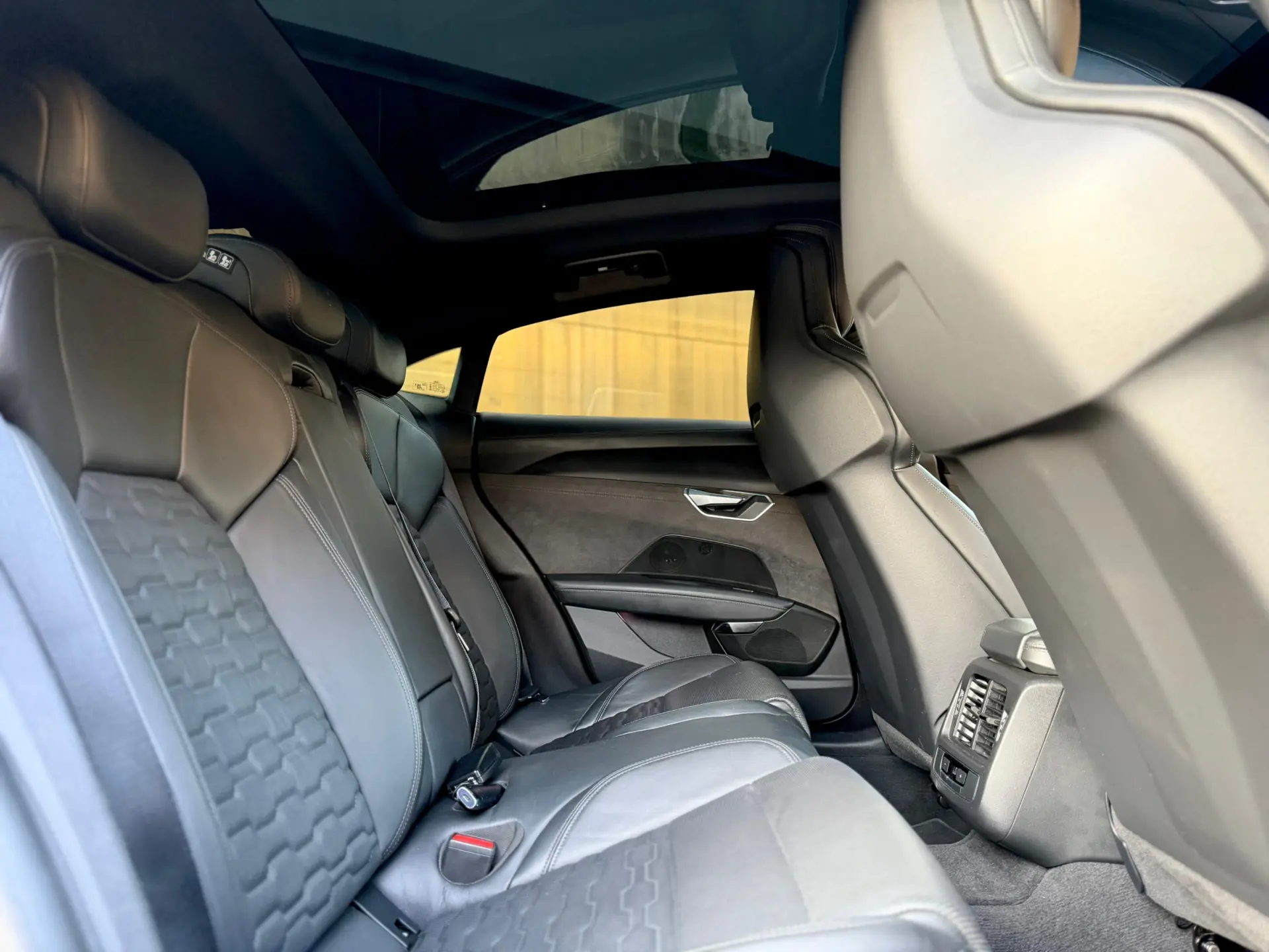 Audi e-tron GT quattro 78