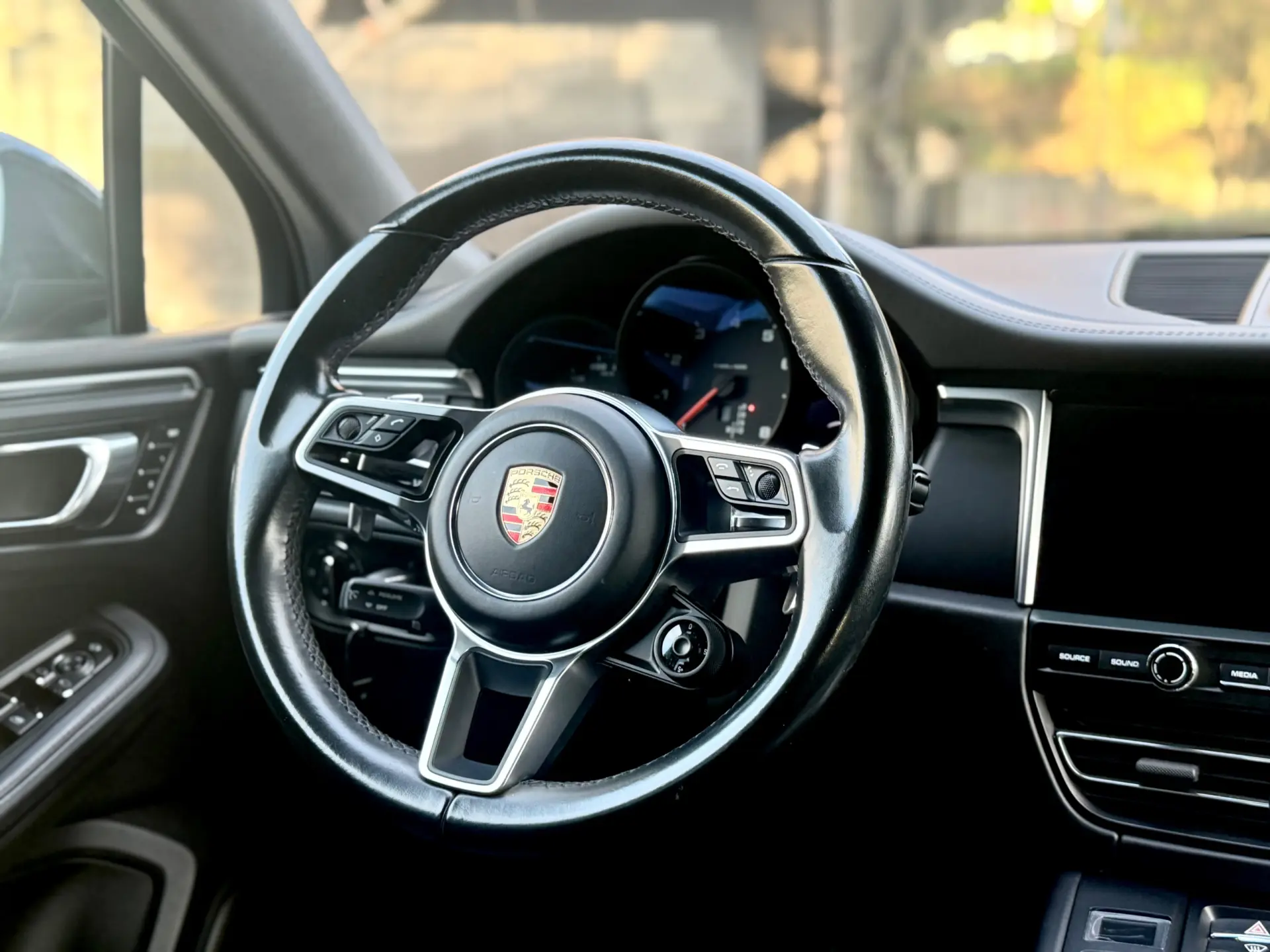 Porsche Macan Standard 34