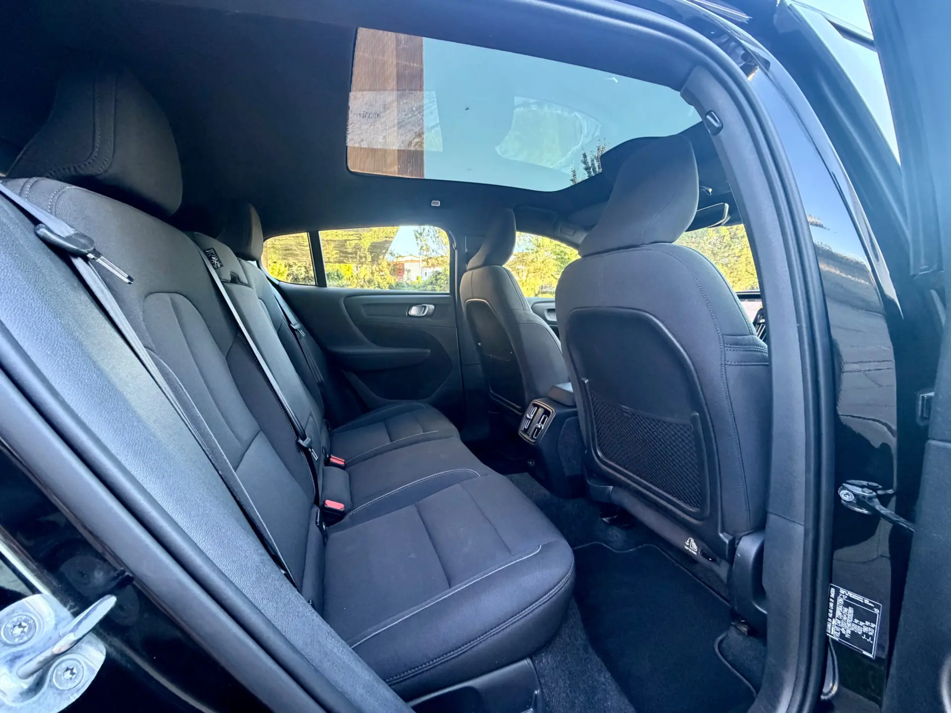 Volvo C40 Recharge 82 kWh Single M. Extended Range RWD Ultimate 23