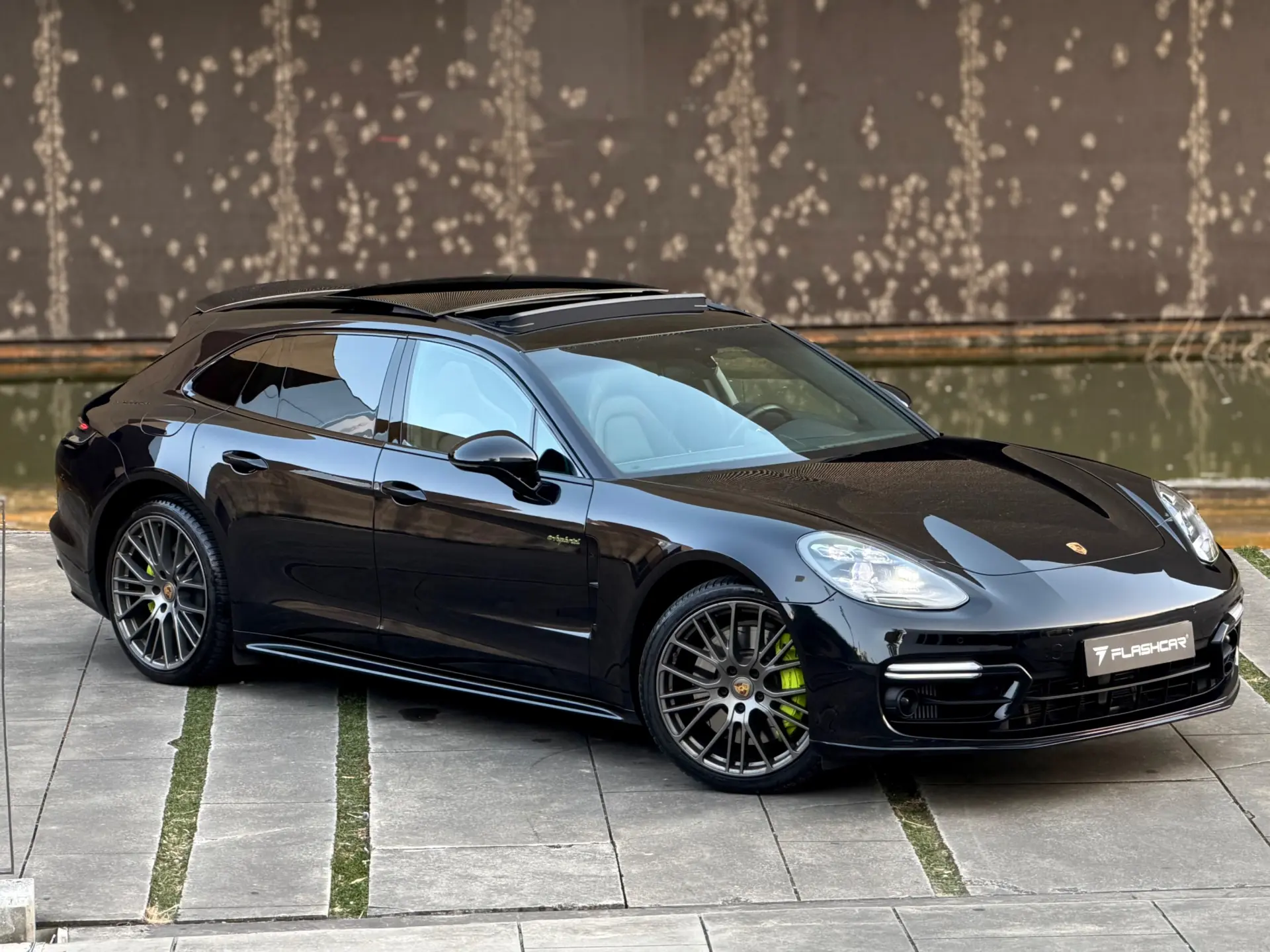 Porsche Panamera Sport Turismo 4 E-Hybrid Platinum Edition PDLS 1