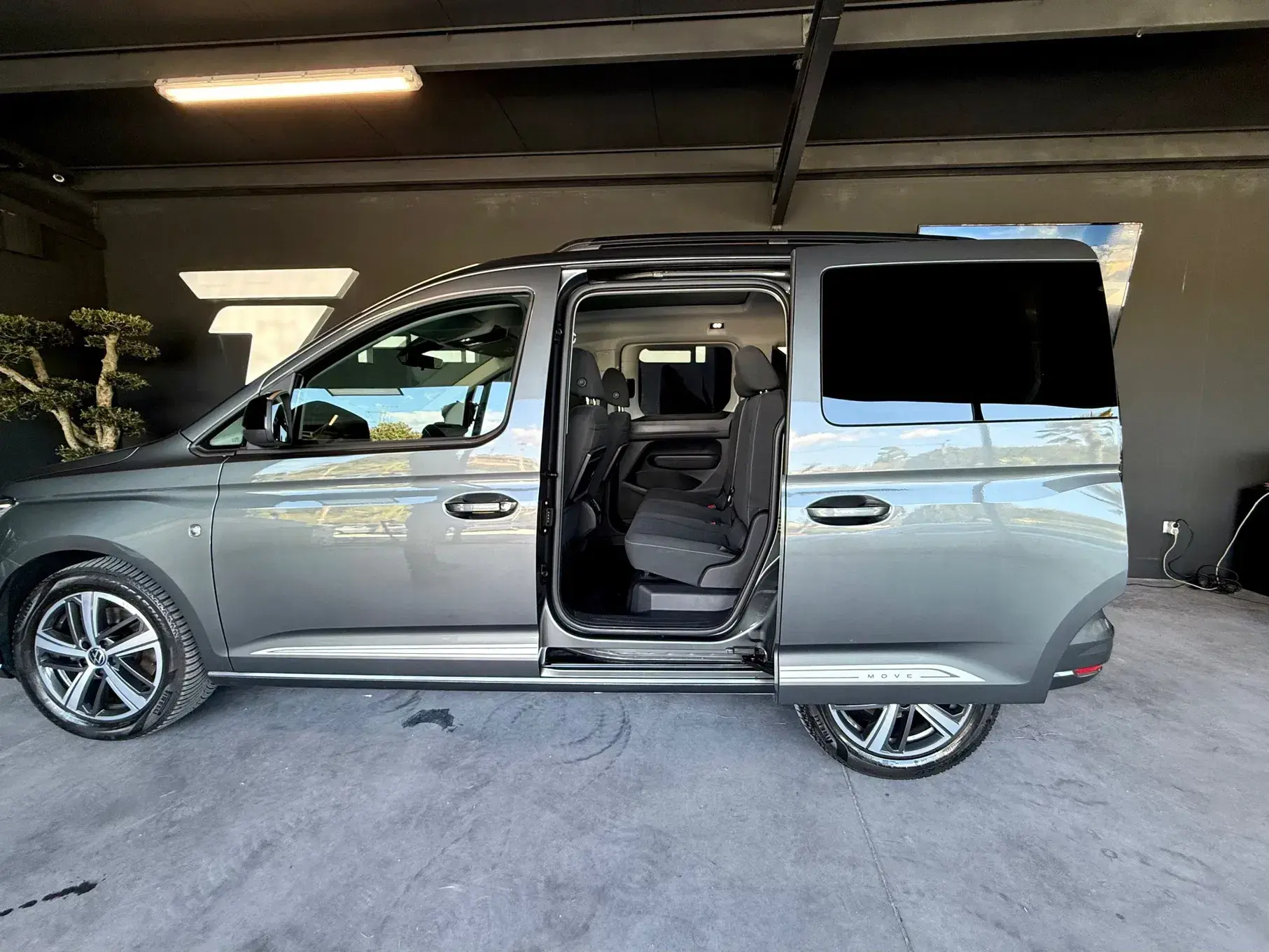Volkswagen Caddy Maxi 2.0 TDi BM Highline 7L 2