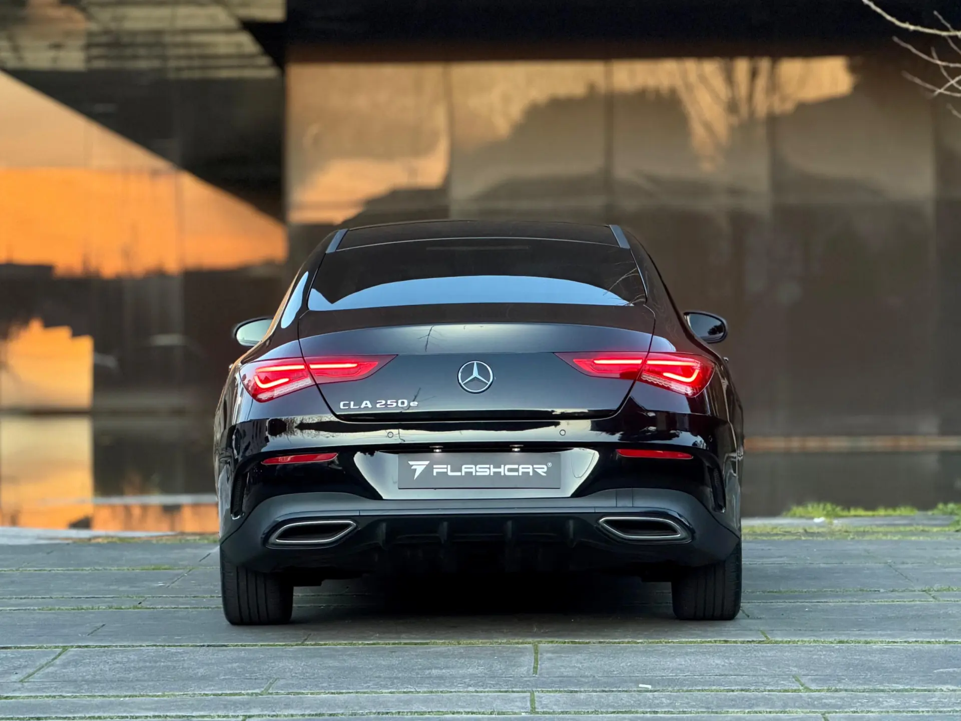 Mercedes-Benz CLA 250 e 8G-DCT AMG Line 13