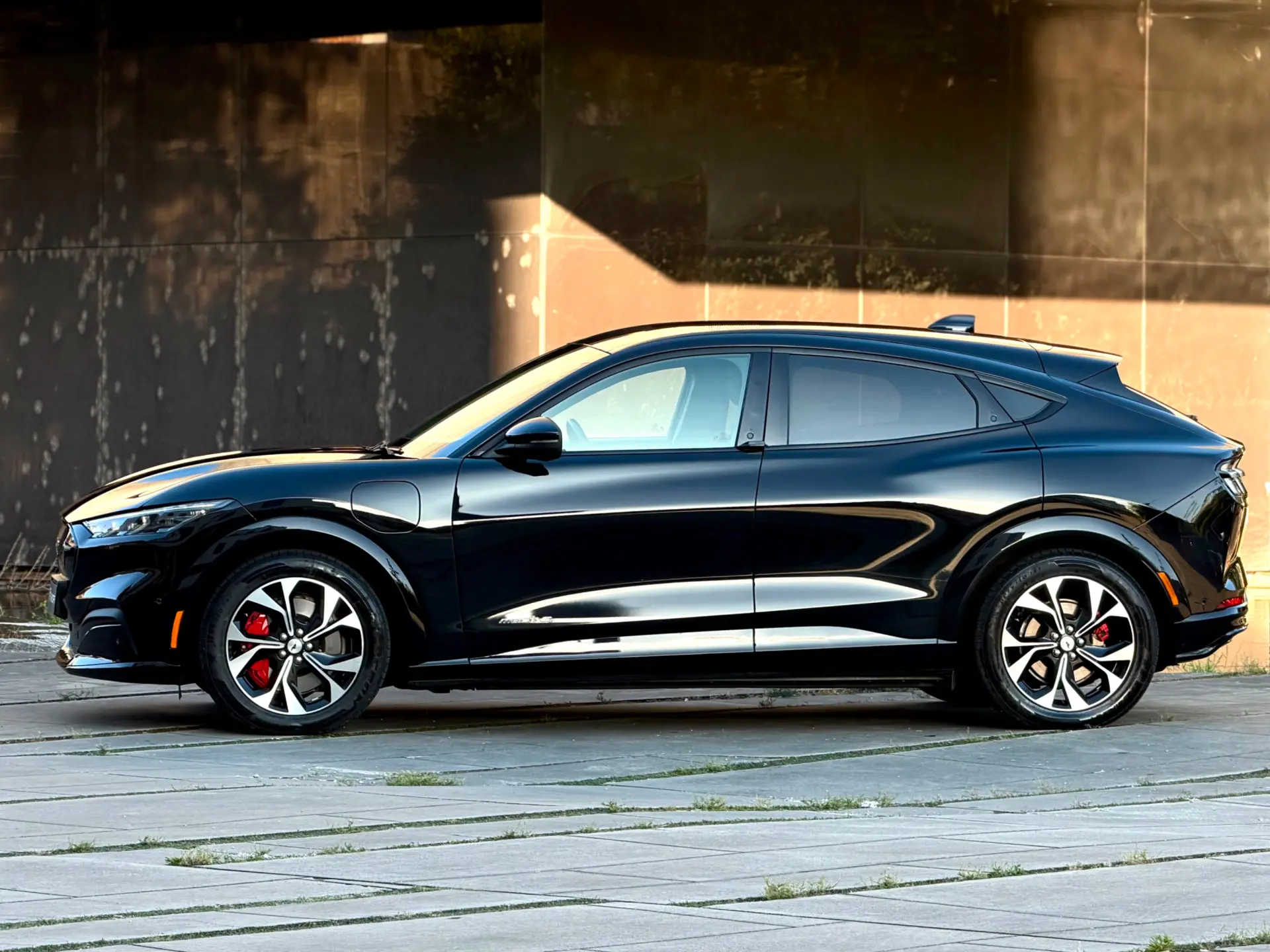 Ford Mustang Mach-E 75.7 kWh AWD RSK 44