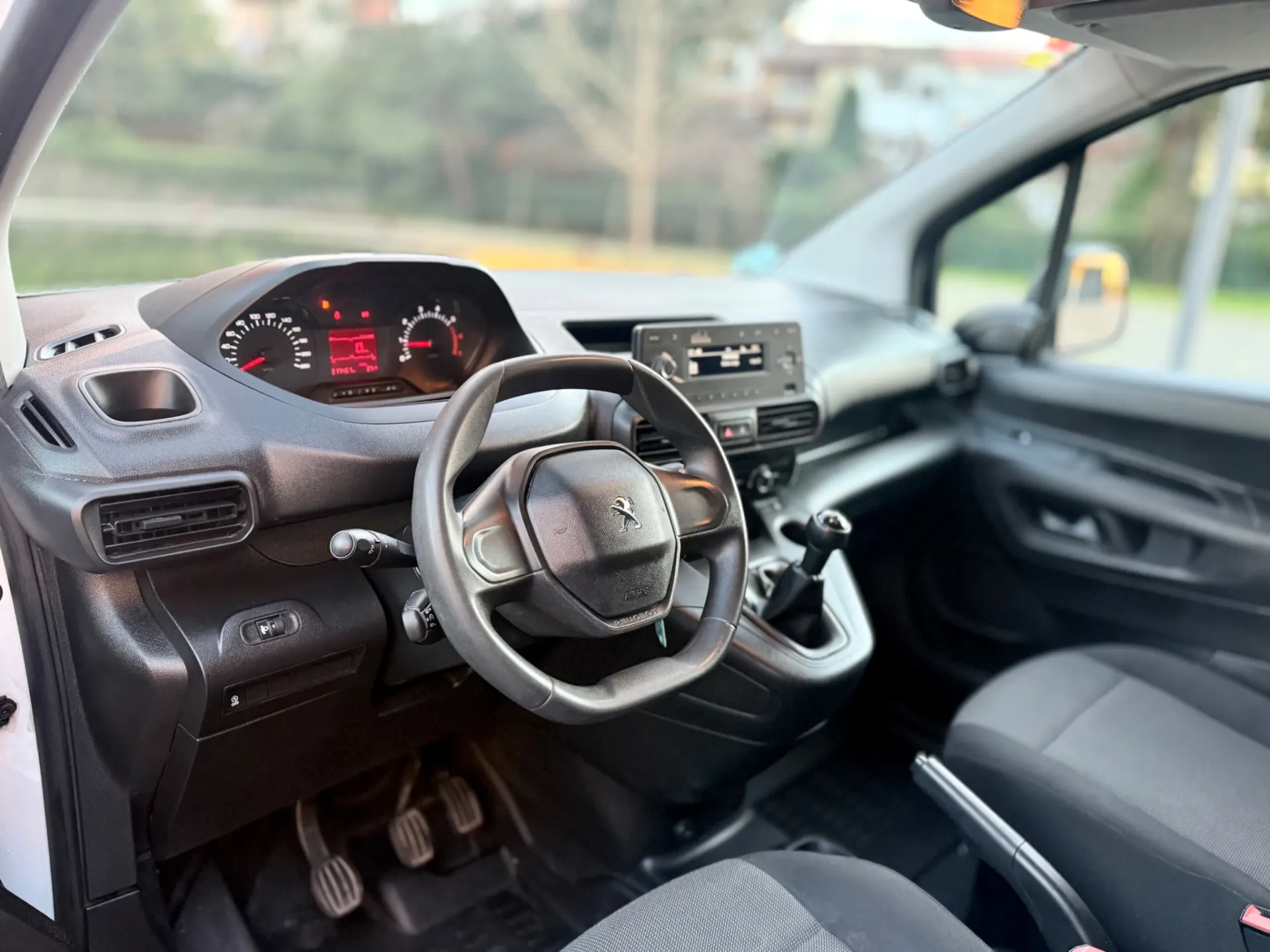 Peugeot Partner 2l comercial 18