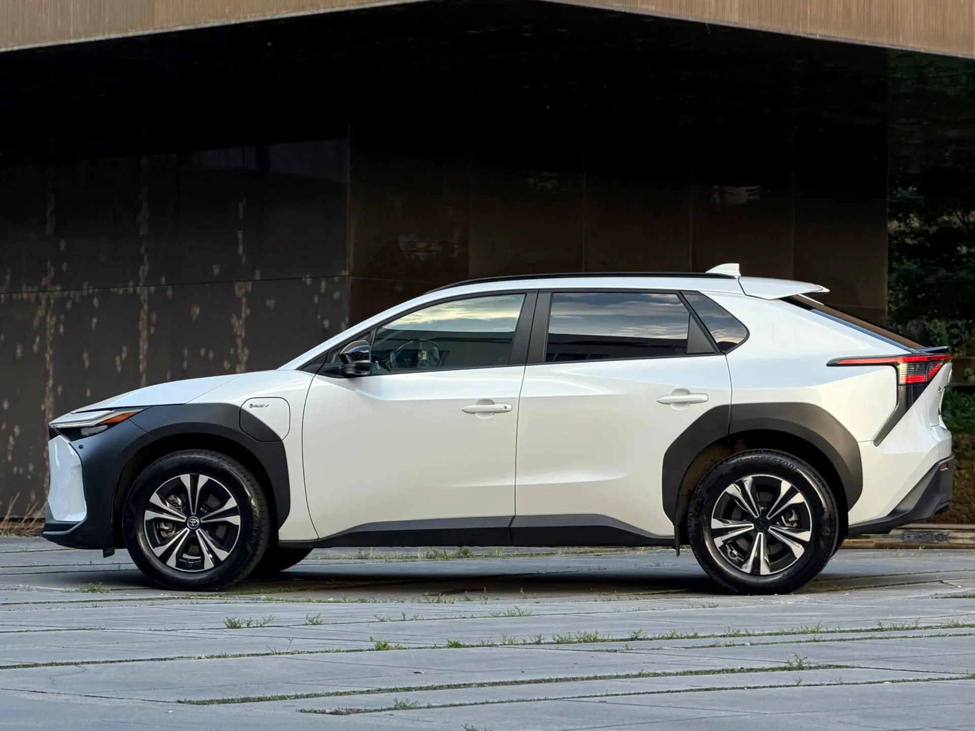 Toyota bZ4X 71,4 kWh Lounge 24