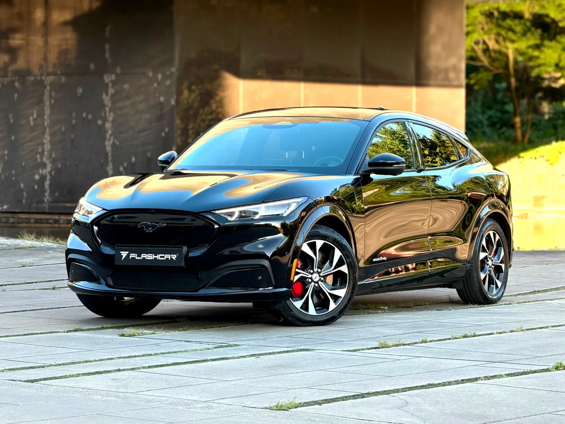 Ford Mustang Mach-E 75.7 kWh AWD RSK 53
