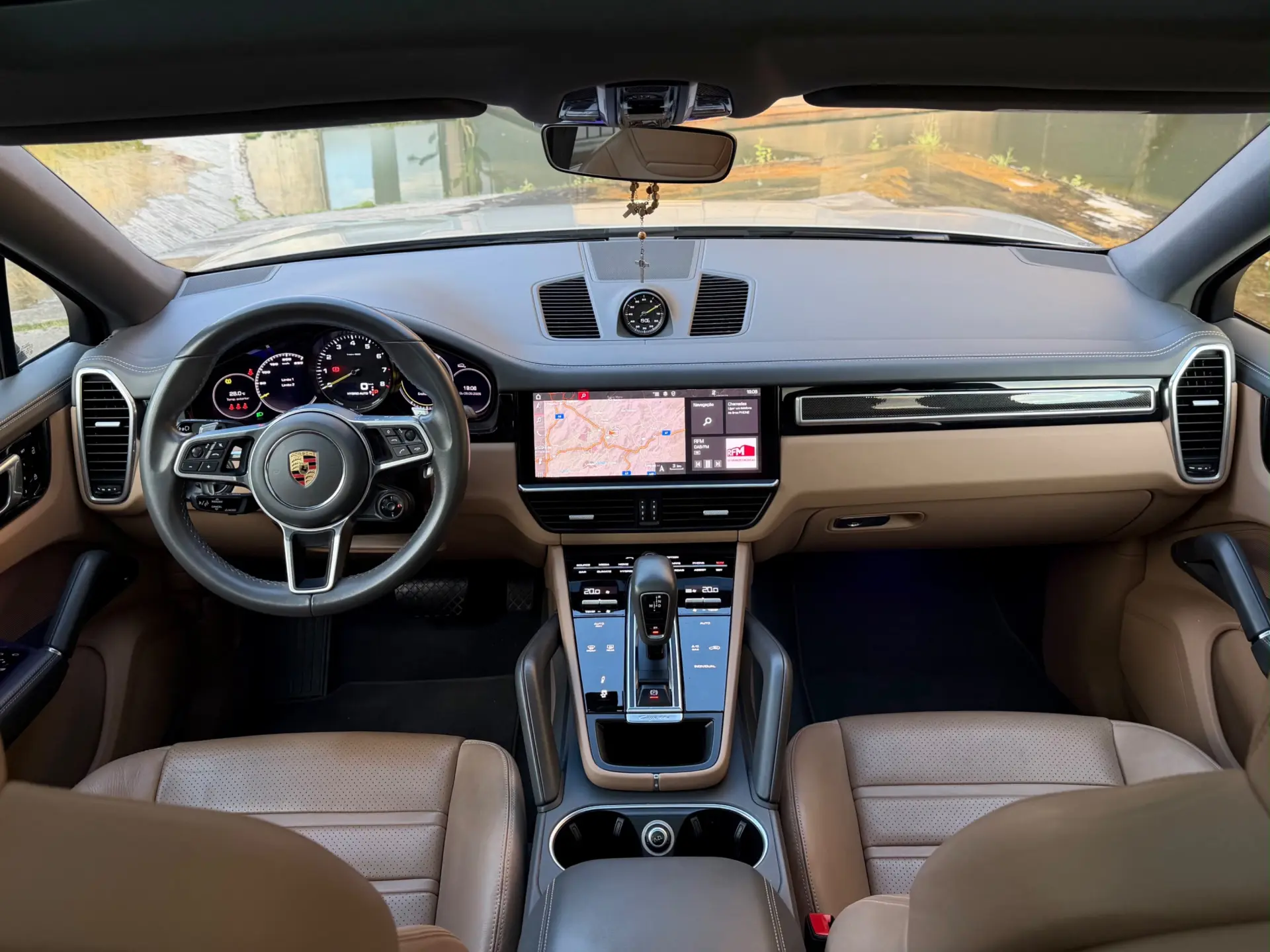 Porsche Cayenne Coupé E-Hybrid Platinum Edition 26