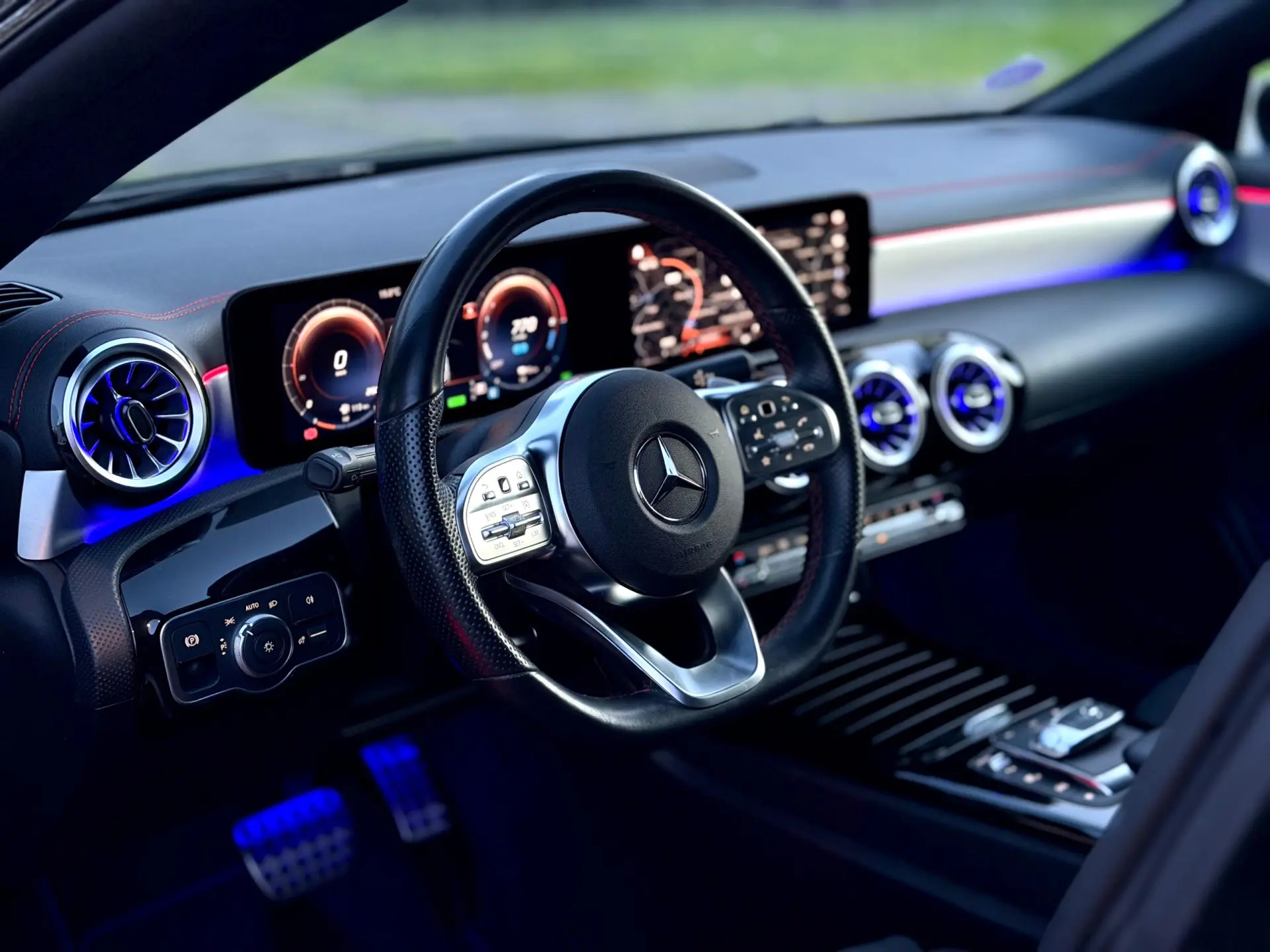 Mercedes-Benz CLA 250 e 8G-DCT AMG Line 4