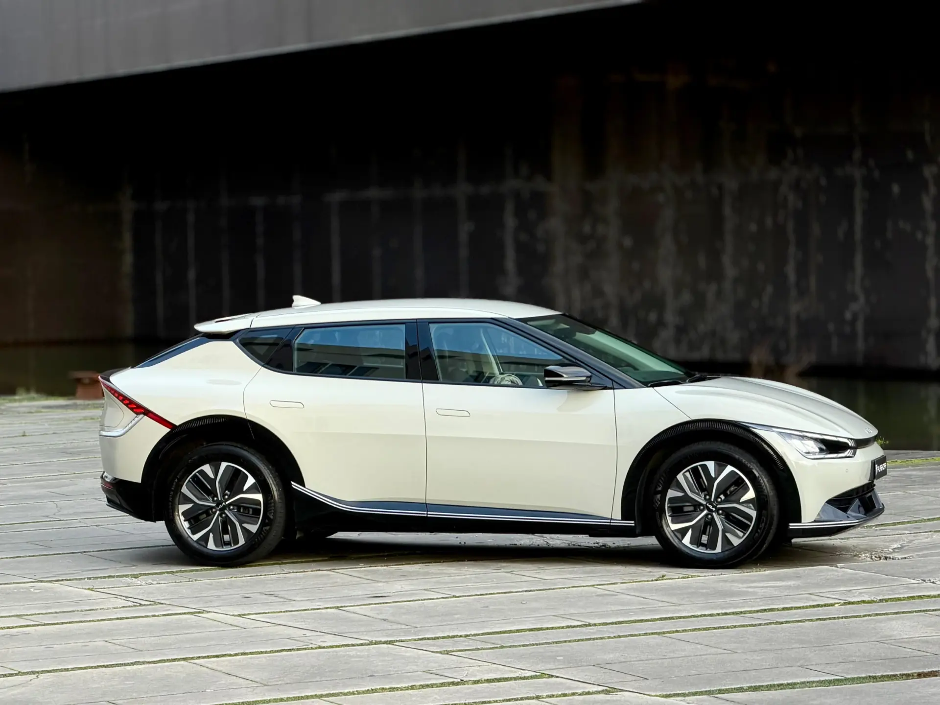 Kia EV6 77.4 kWh Tech 33