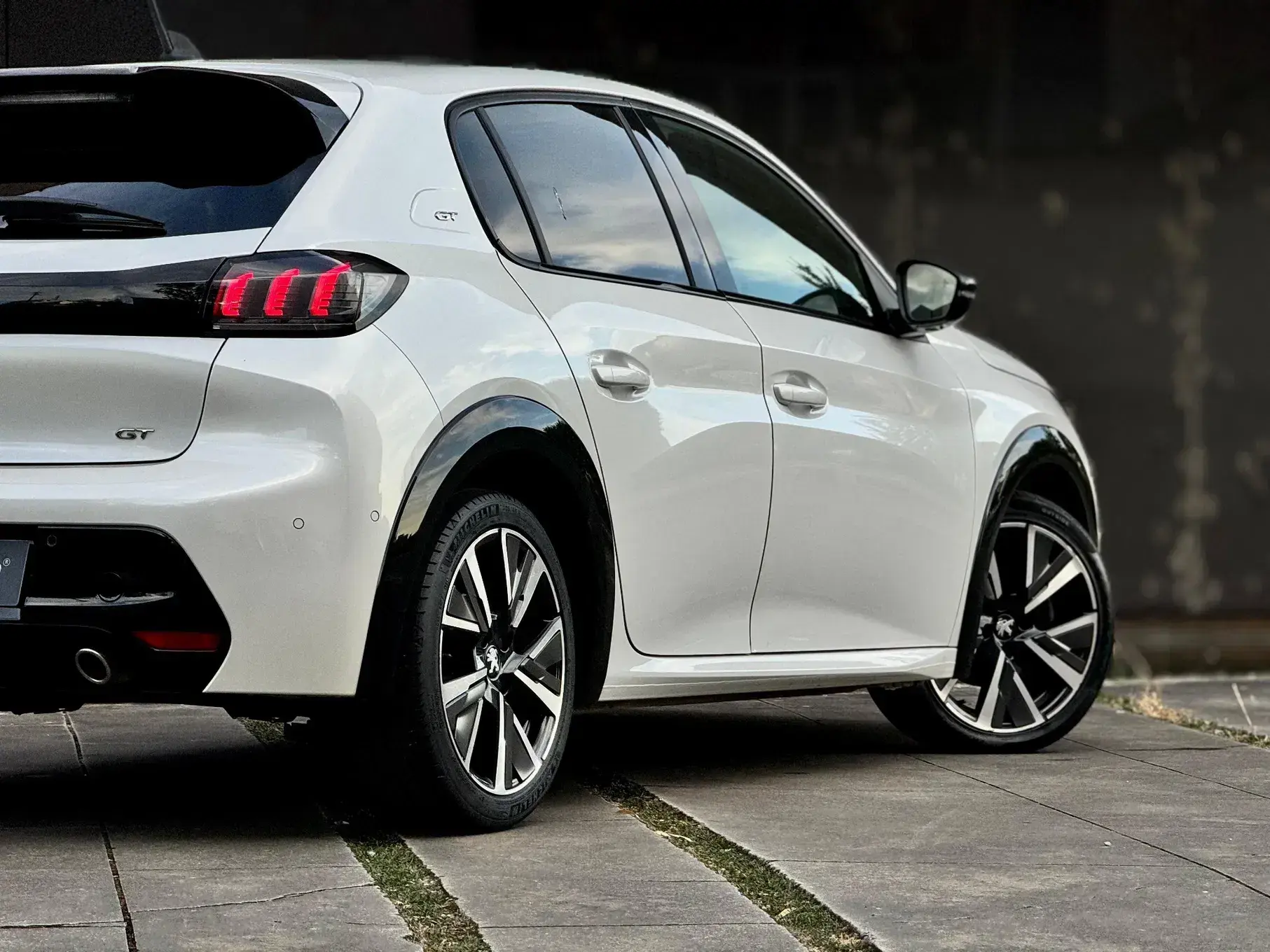 Peugeot 208 GT 14