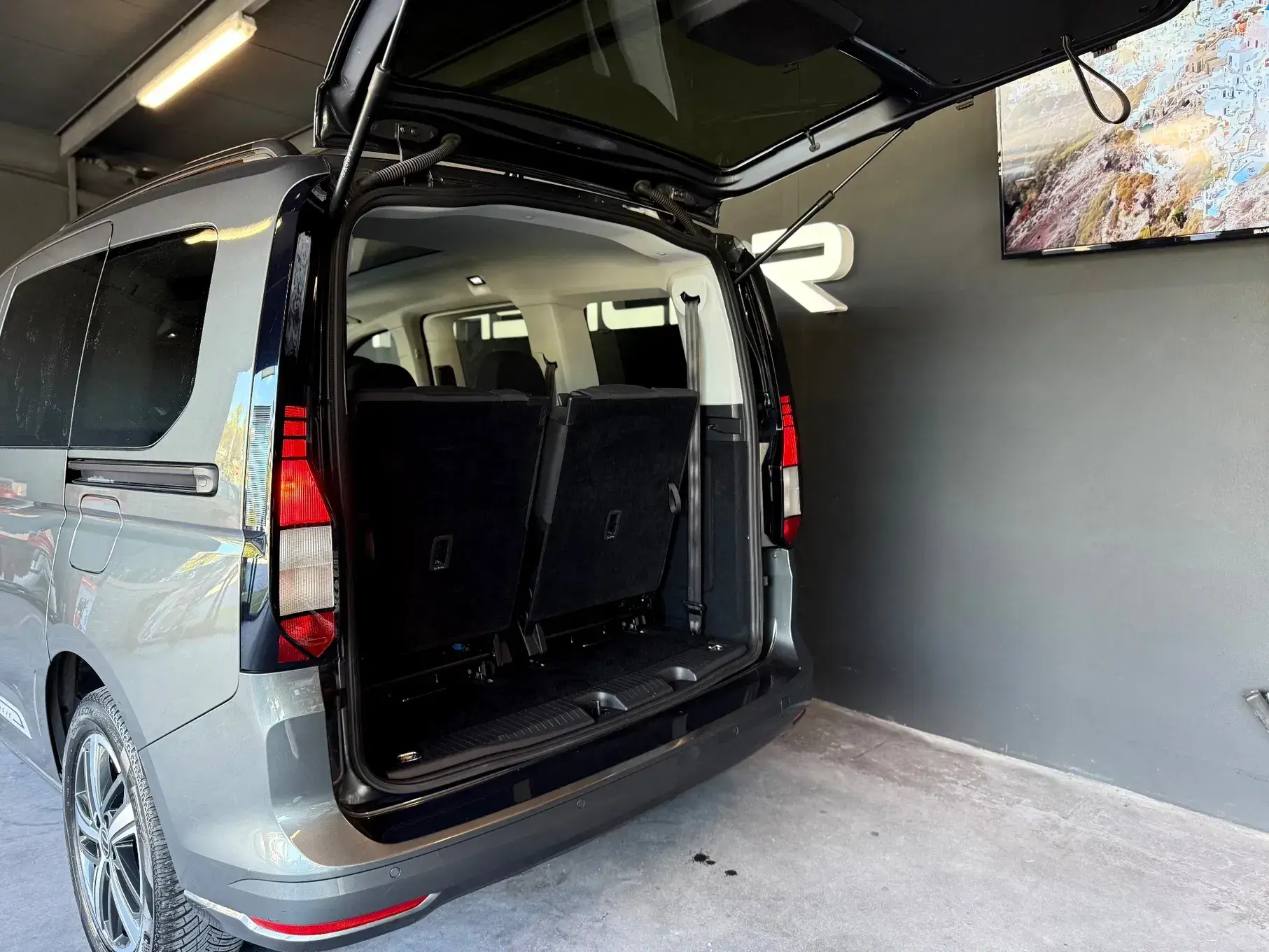 Volkswagen Caddy Maxi 2.0 TDi BM Highline 7L 11
