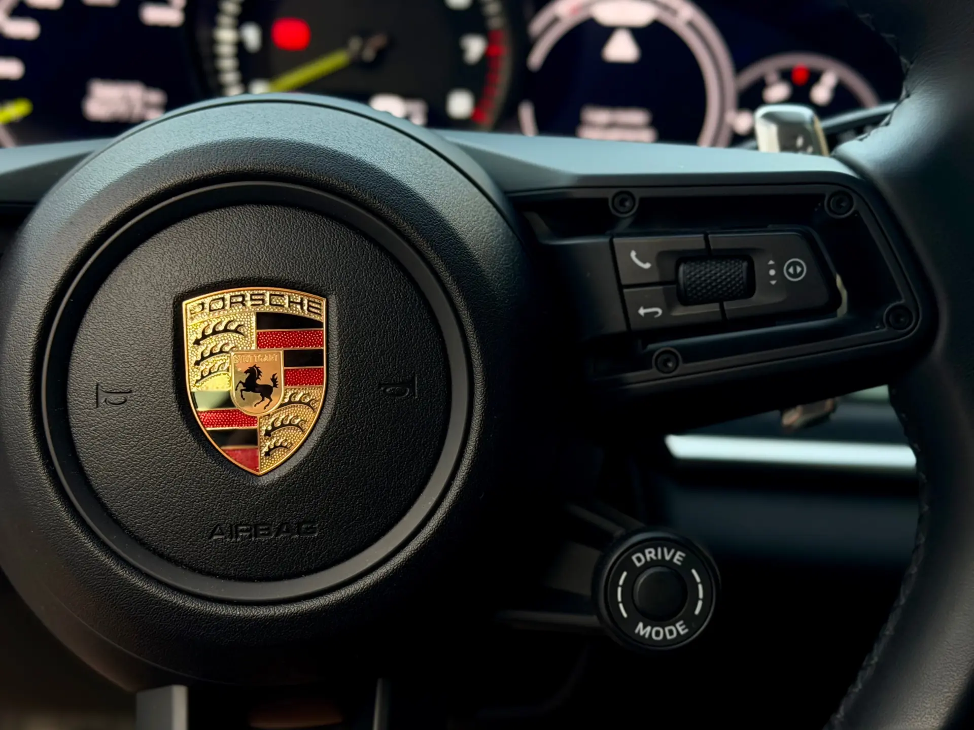 Porsche Panamera Sport Turismo 4 E-Hybrid Platinum Edition PDLS 41