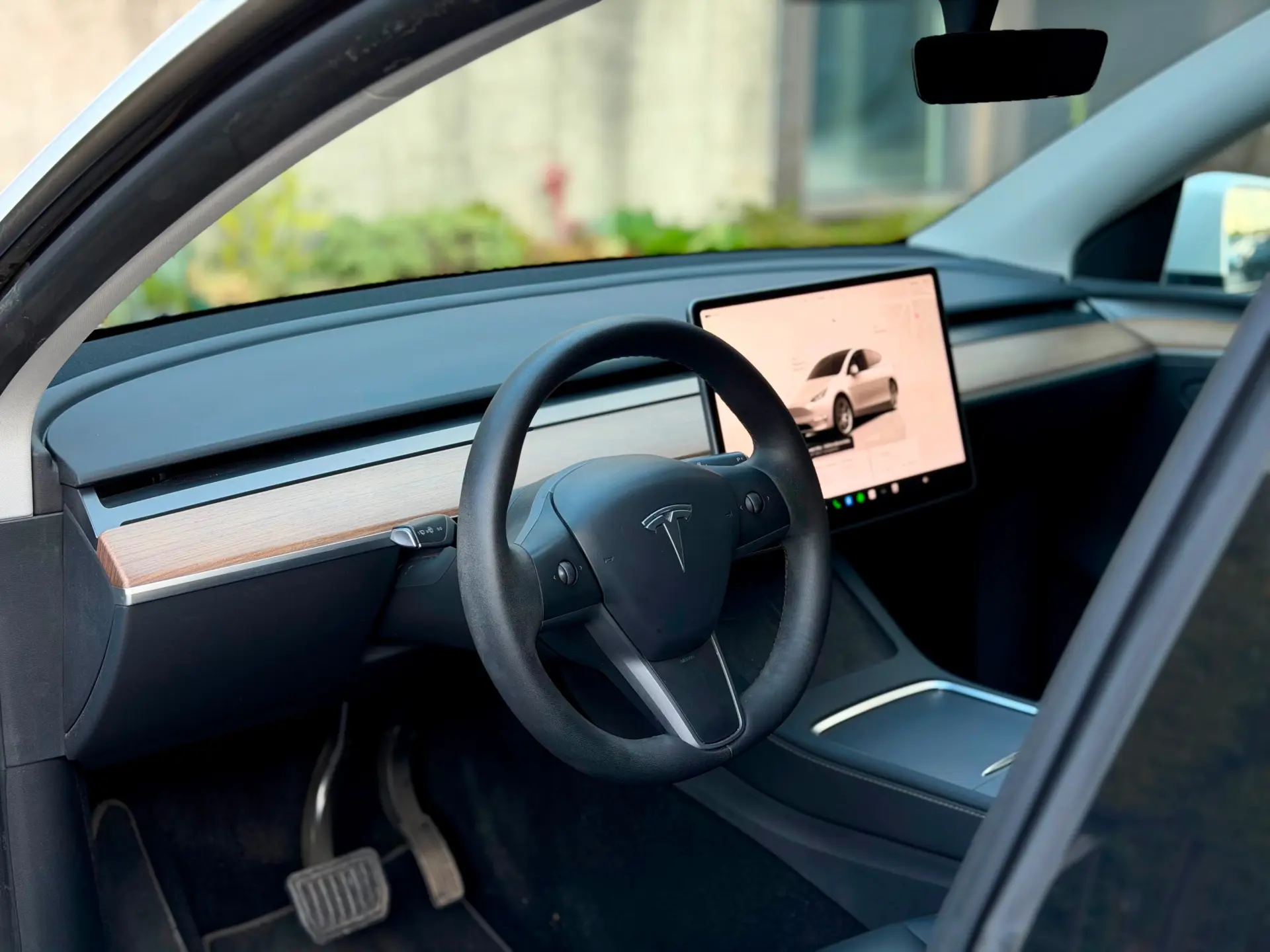Tesla Model Y Long Range Dual Motor AWD 7